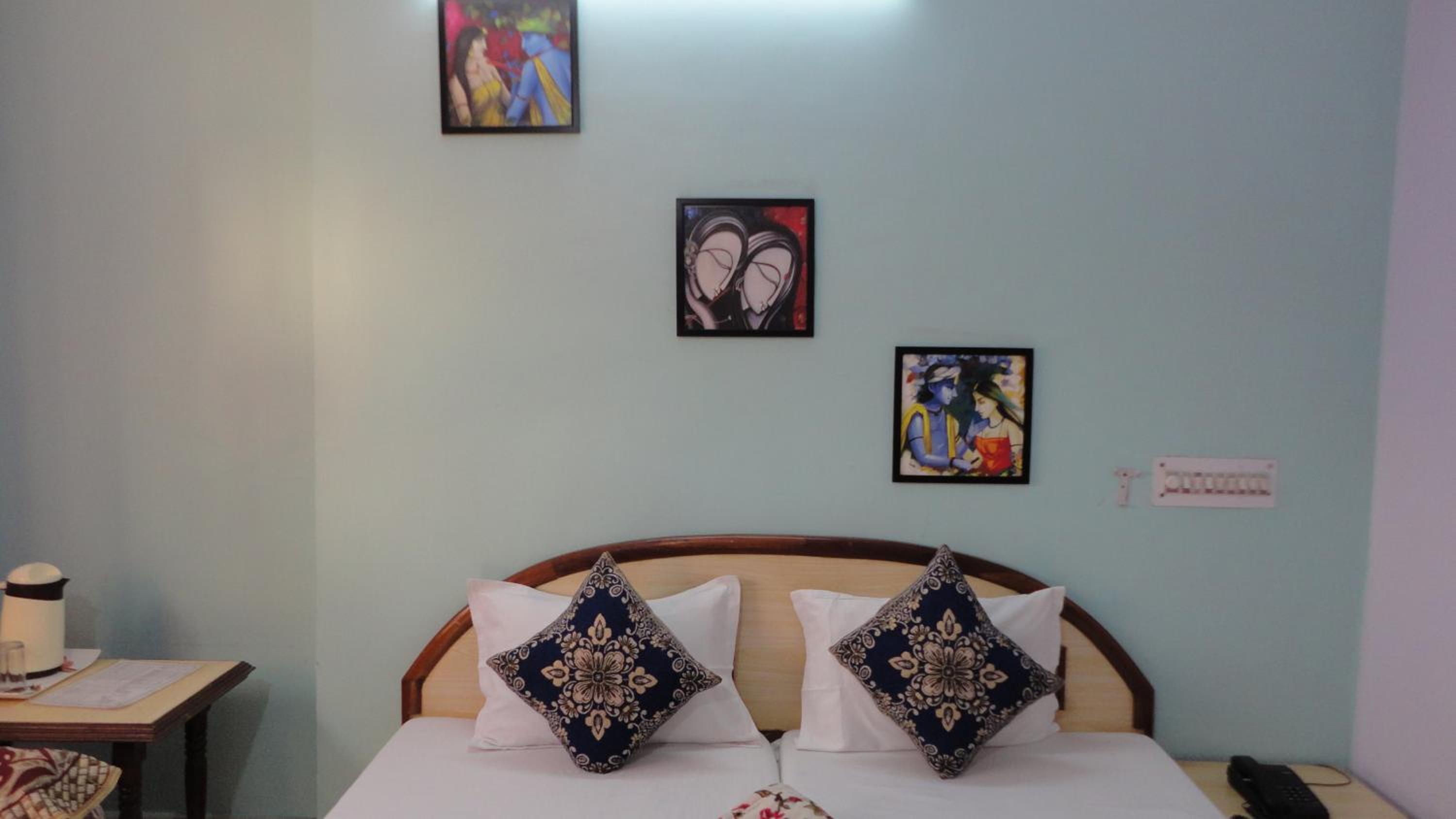 Deluxe Room - Photo 2