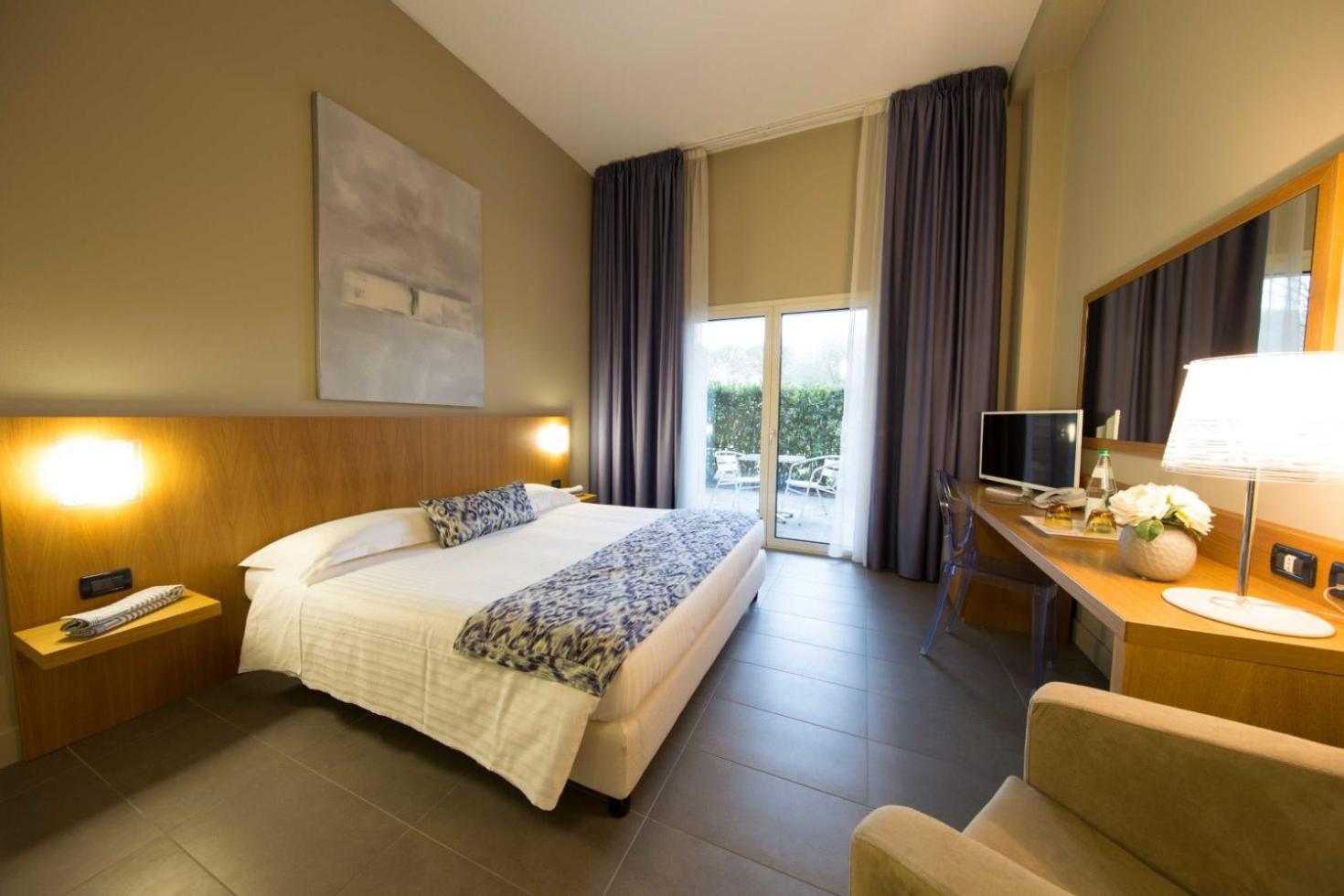 Double Room with Garden - Photo 6