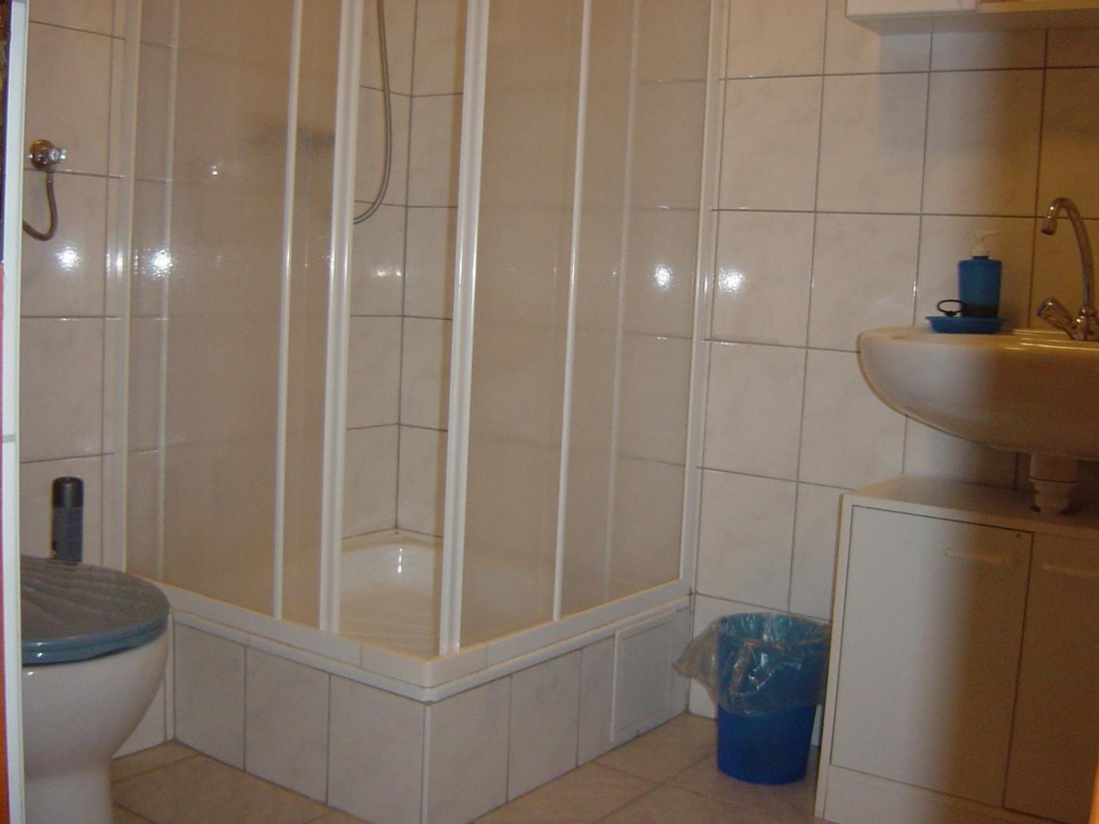Triple Room with Private Bathroom photo 3