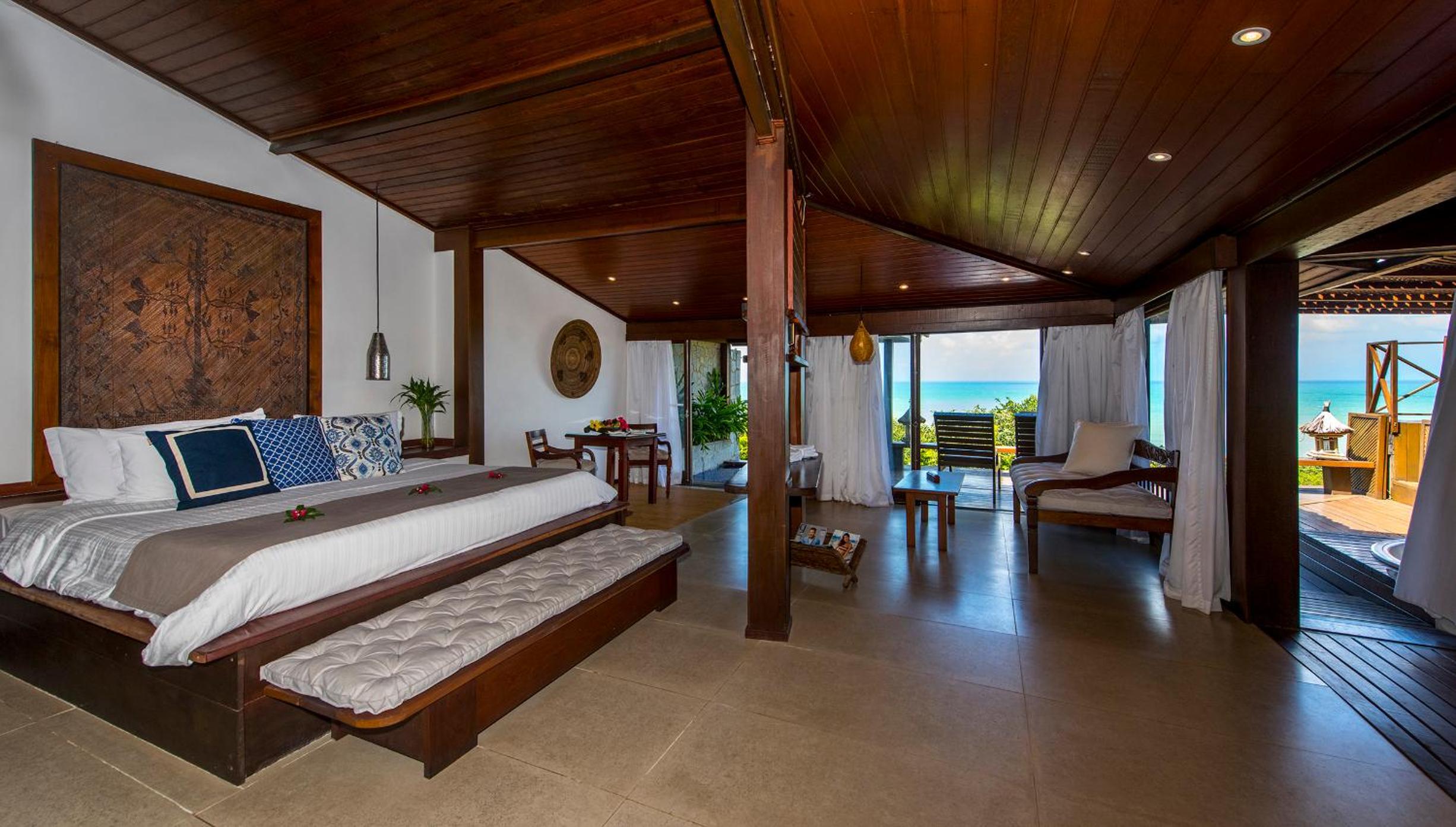 Master Triple Suite with Sea View and Spa Bath