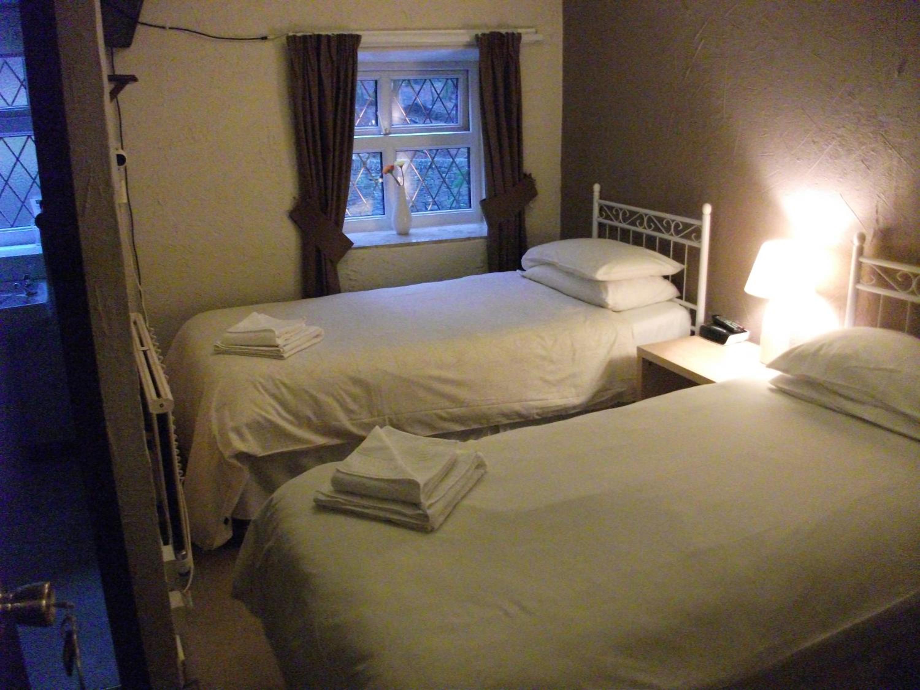Classic Twin Room photo 2