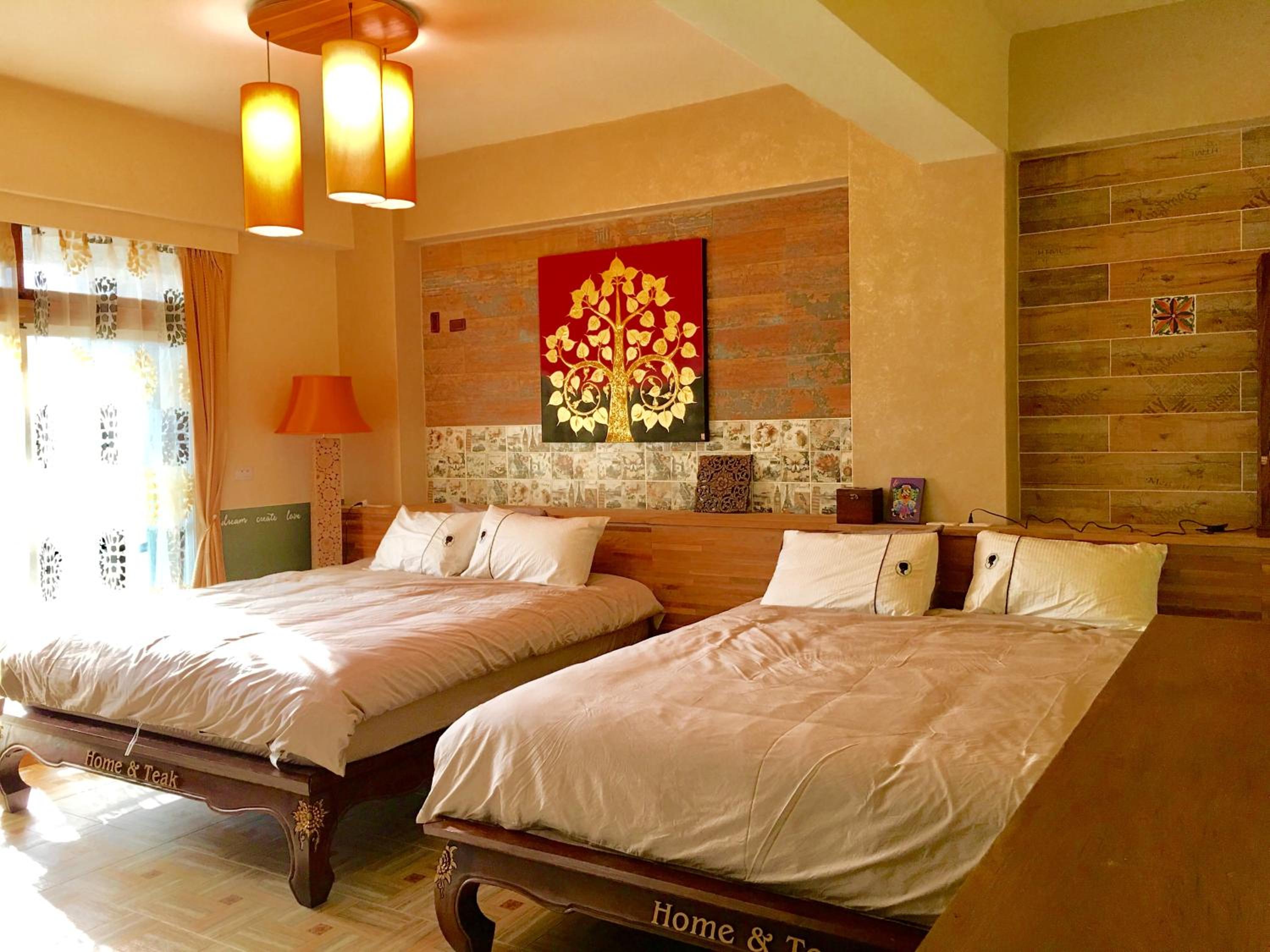 Deluxe Queen Room with Two Queen Beds photo 1