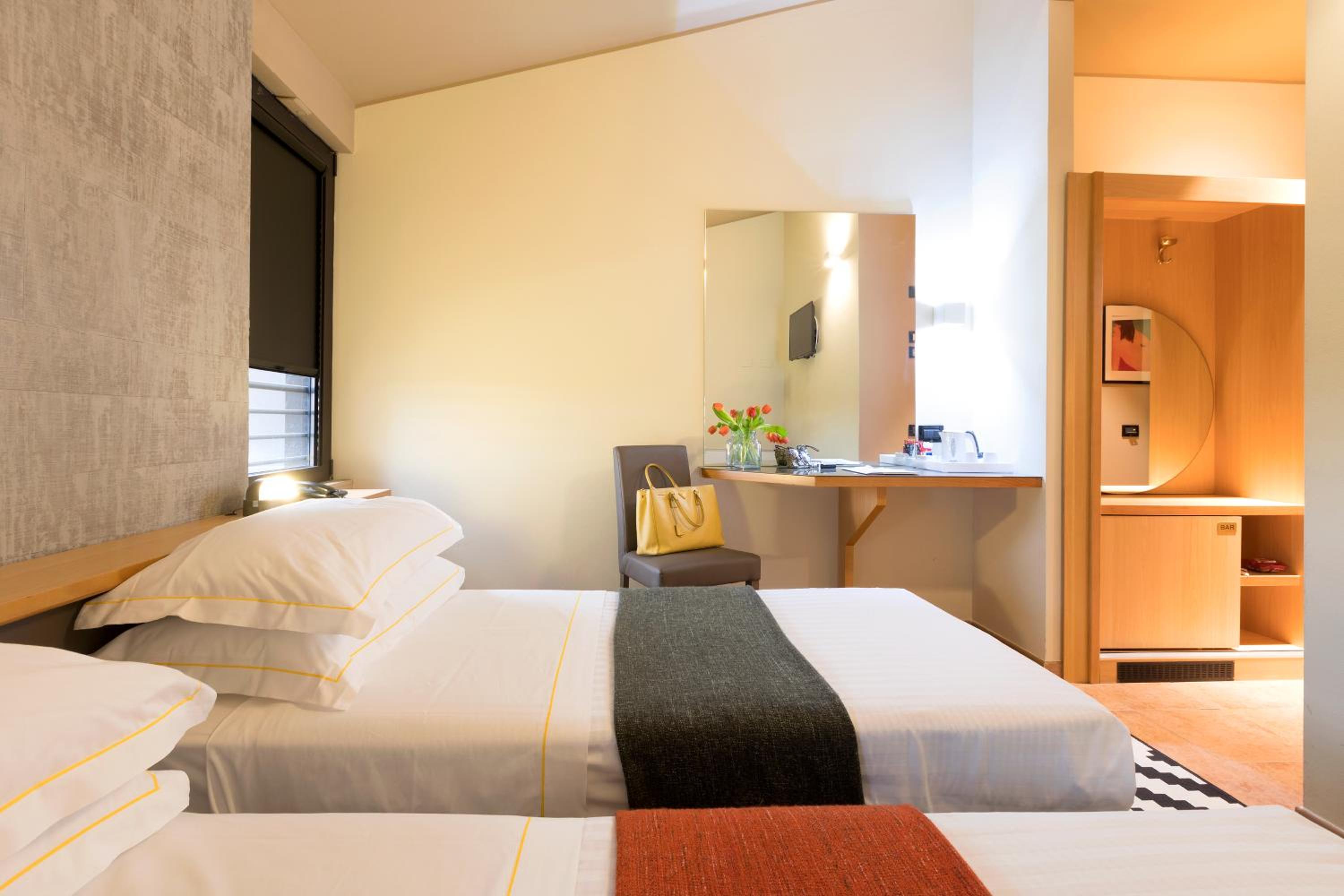 Standard Twin Room photo 3