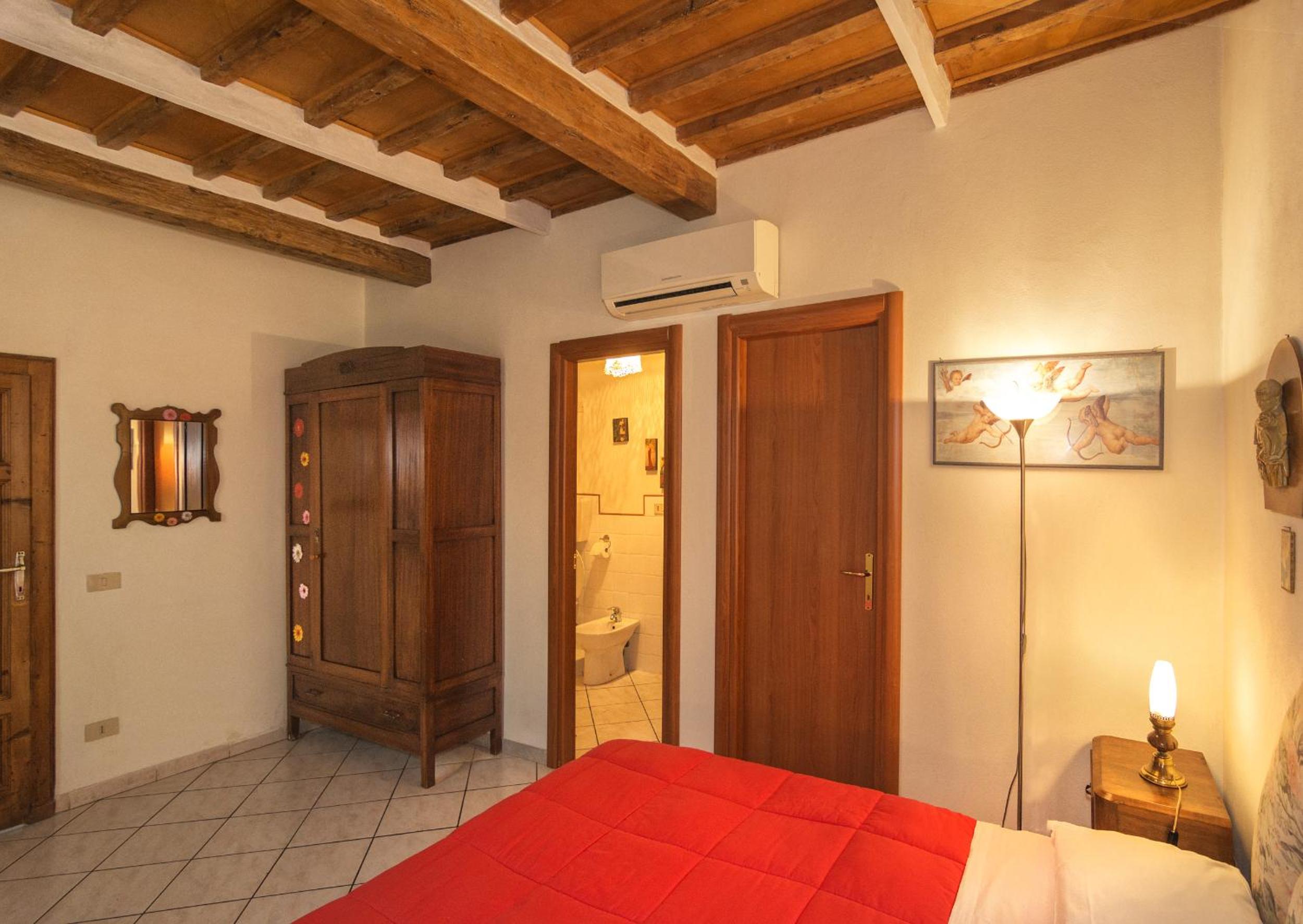 Double Room - Photo 5