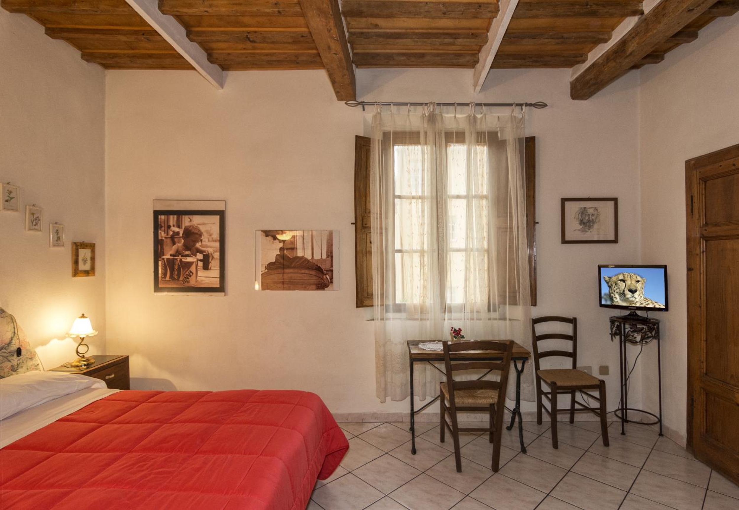 Double Room - Photo 2