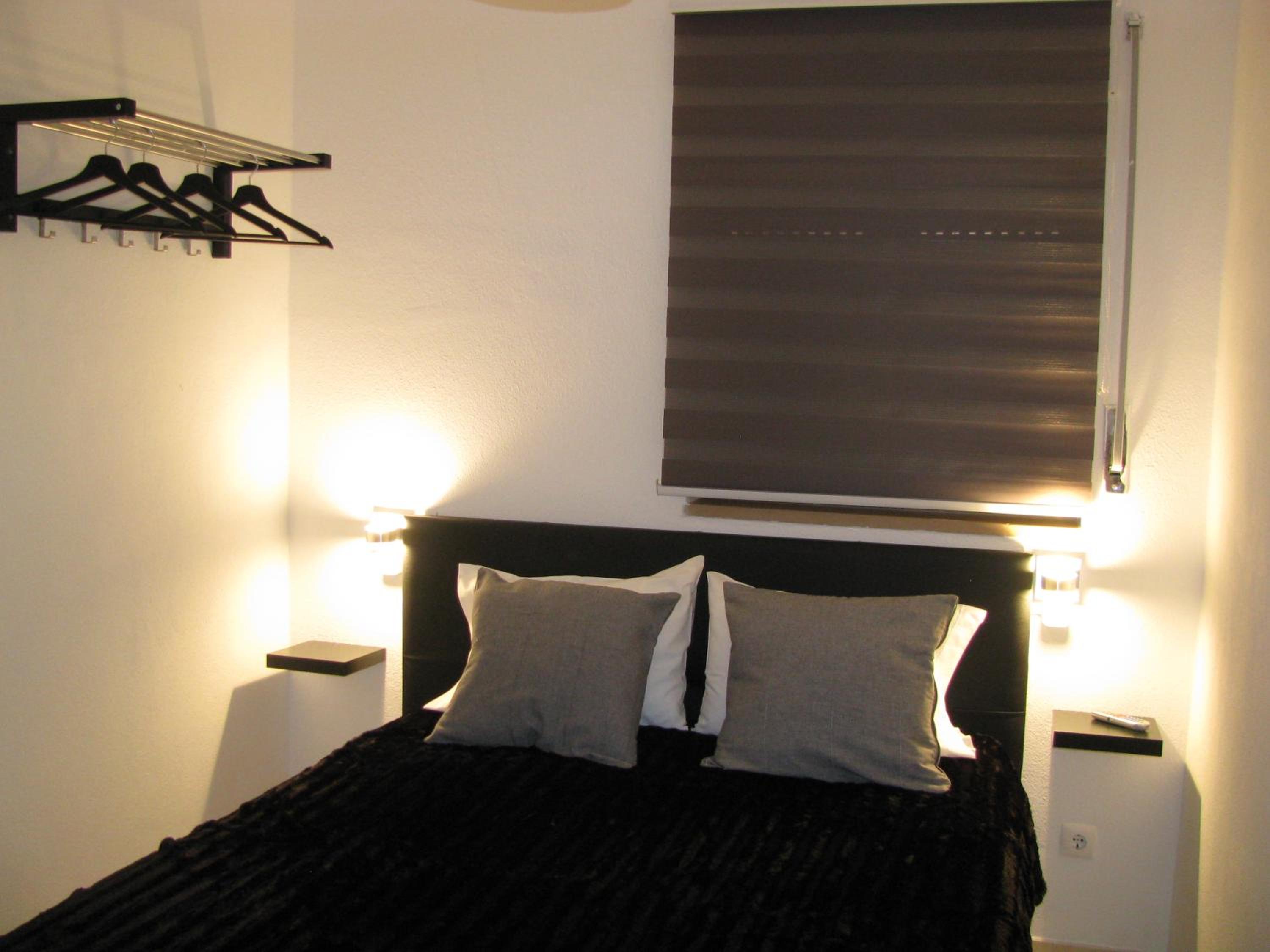Double Room with Private Bathroom - Photo 3