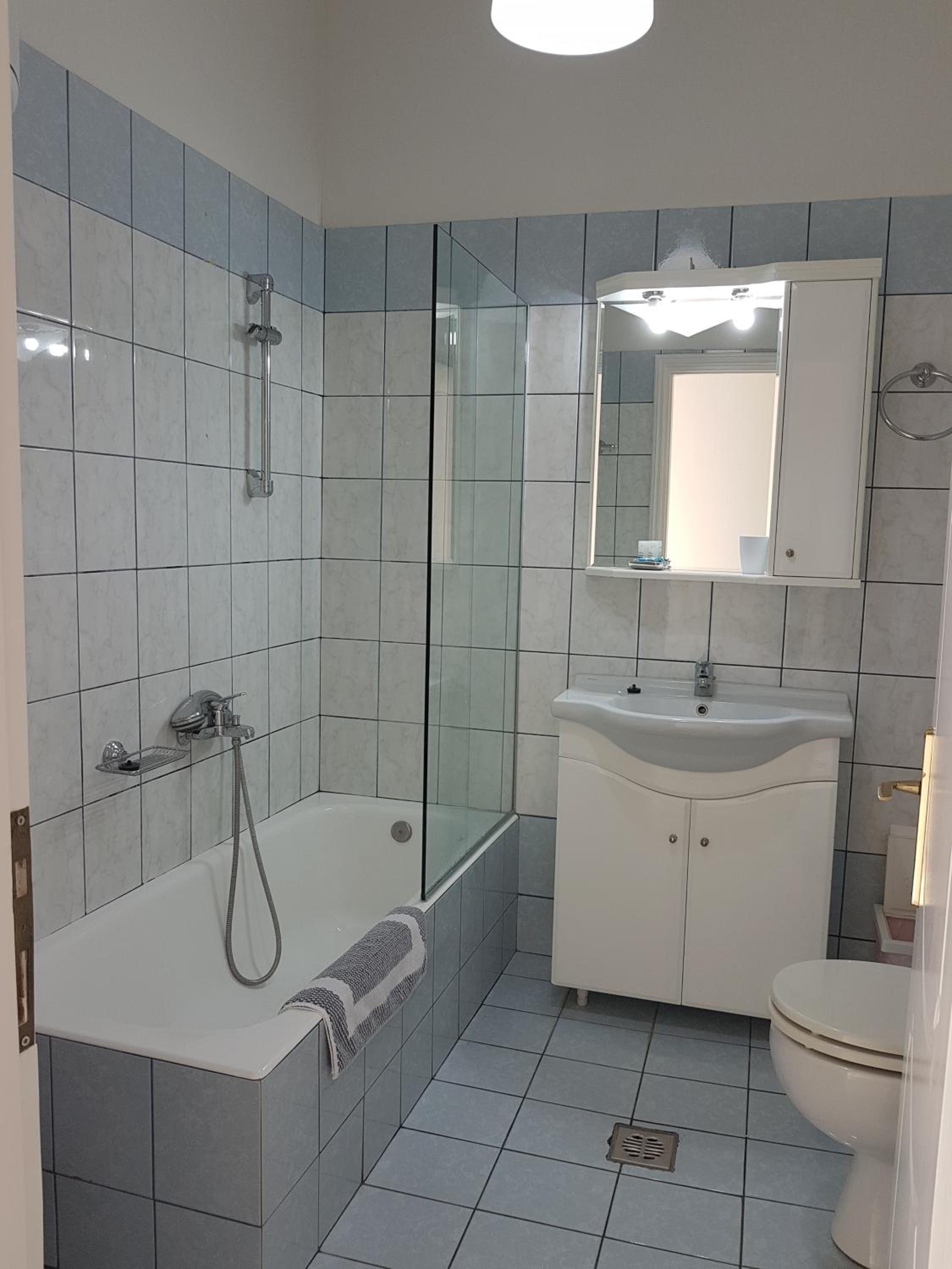 Two-Bedroom Apartment - Photo 18