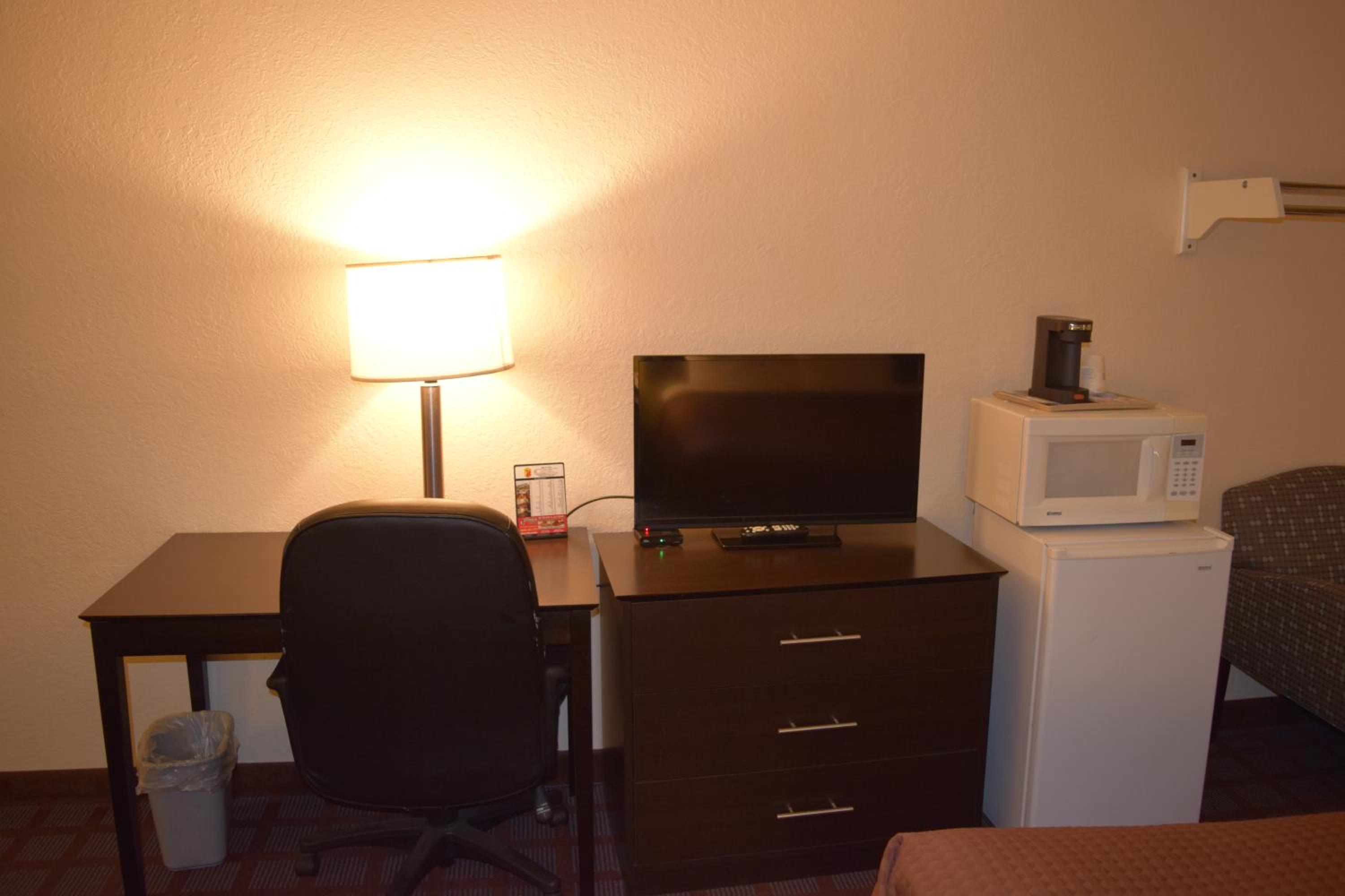 King Room - Non-Smoking - Photo 2