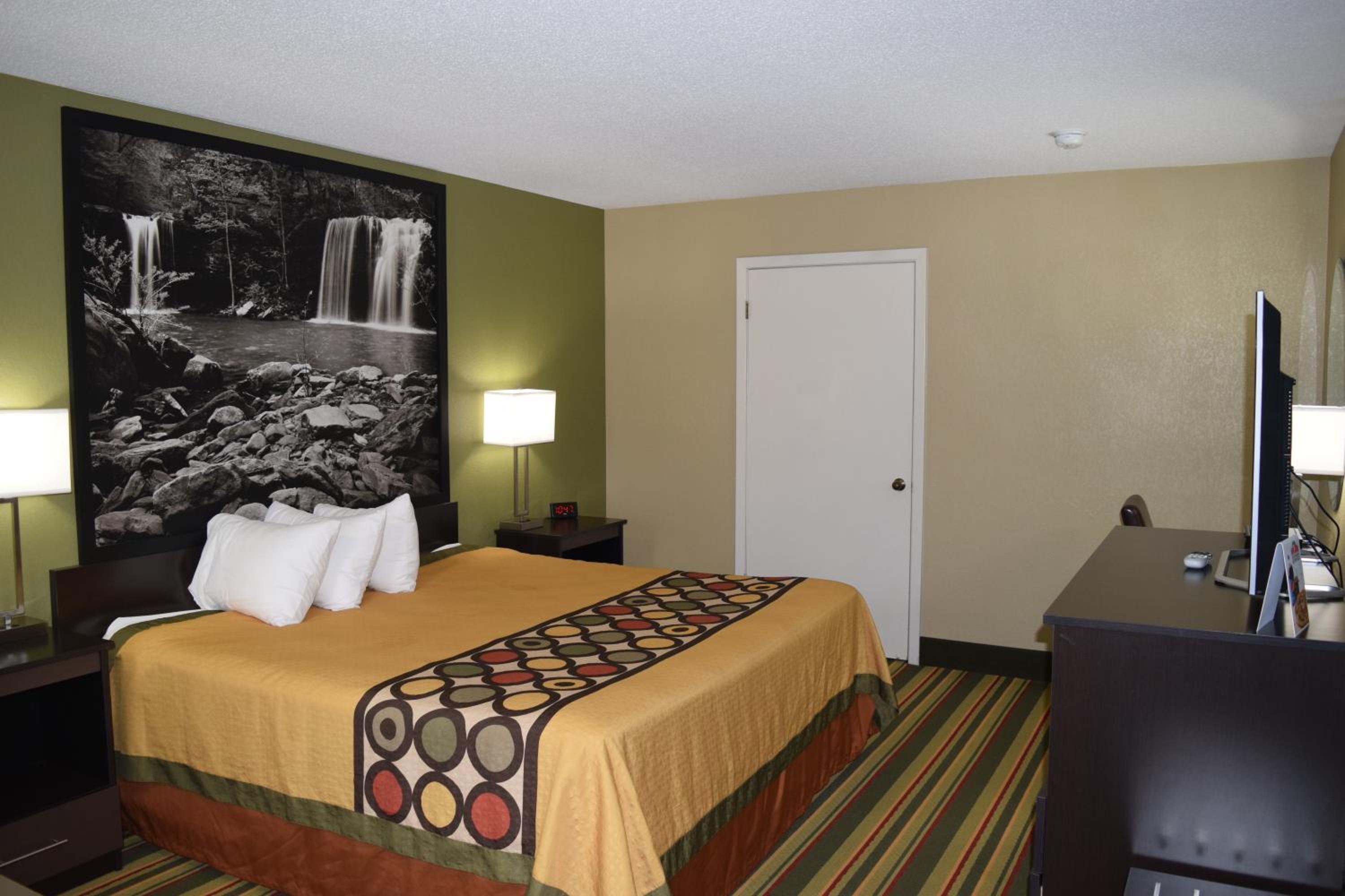 King Room - Disability Access/Non-Smoking photo 2