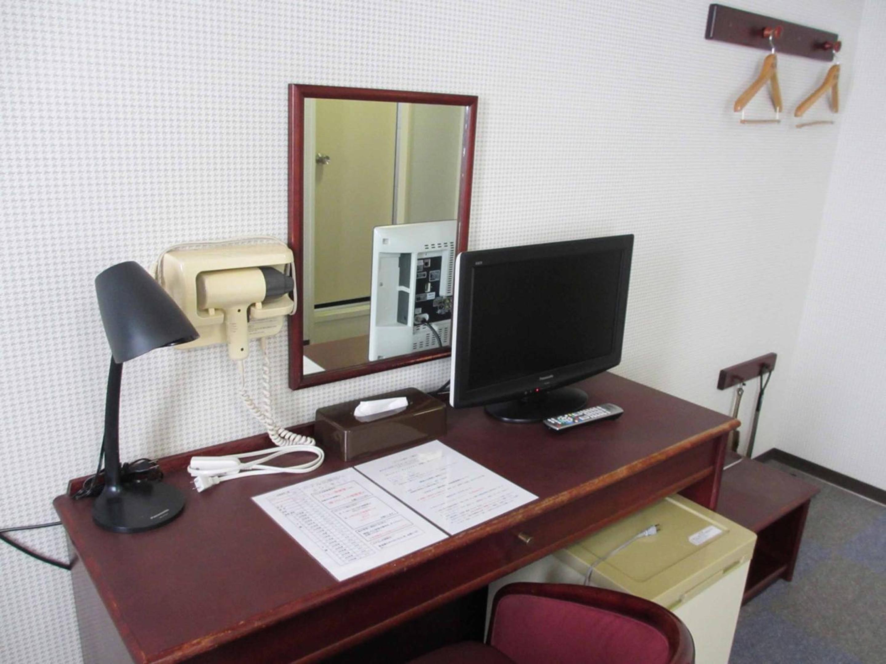 Twin Room - Non-Smoking - Photo 1