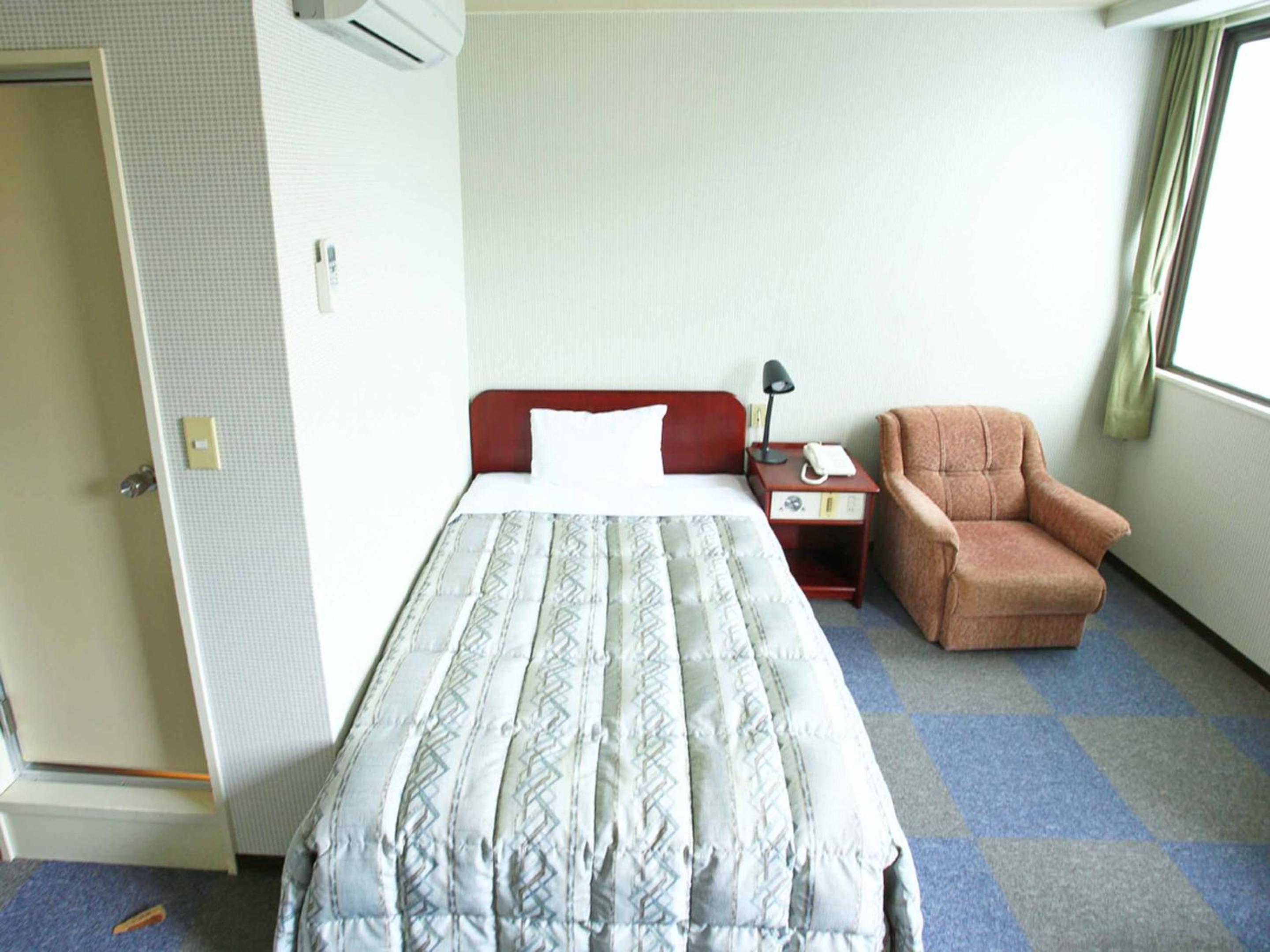 Single Room - Non-Smoking photo 3