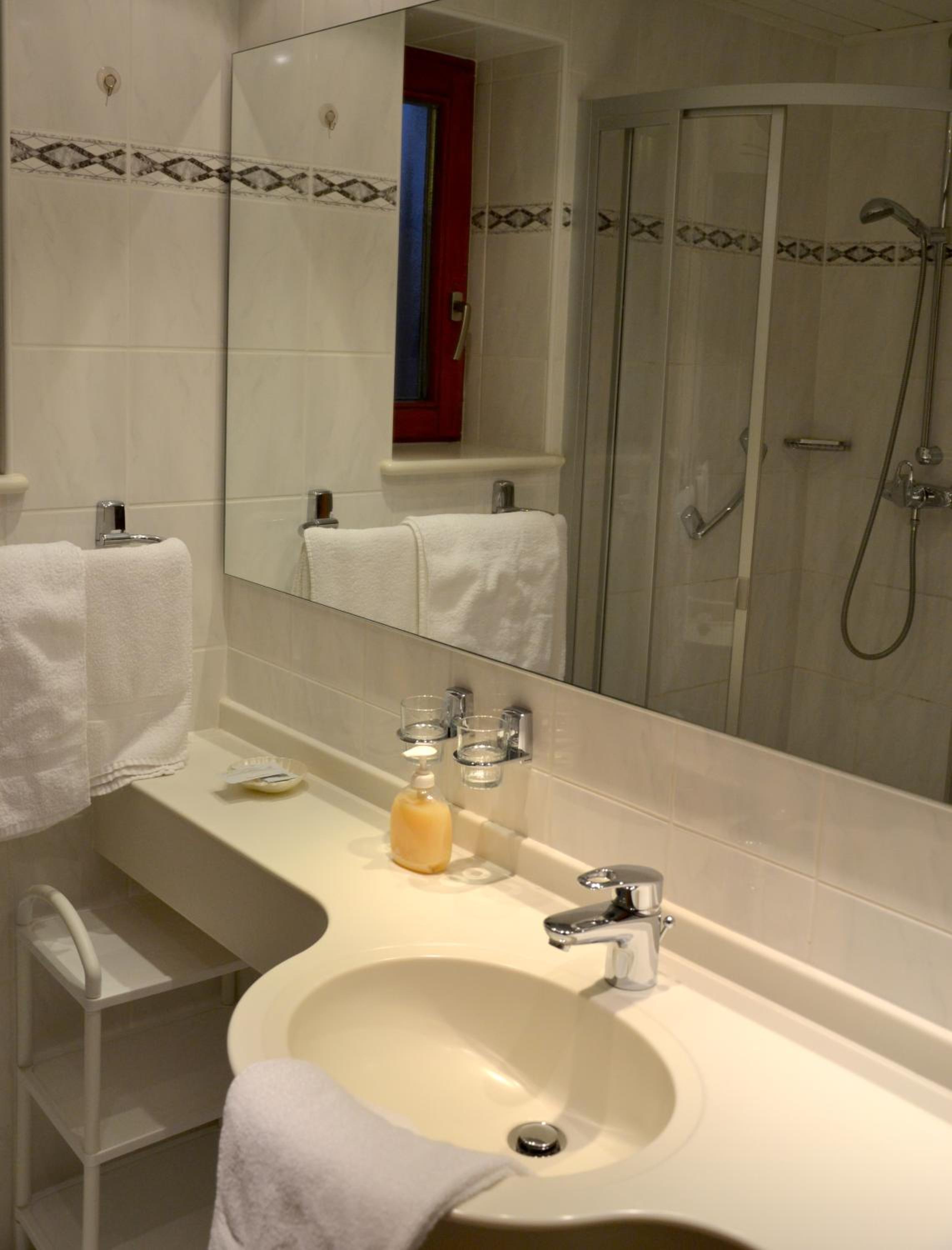 Double Room - Photo 6