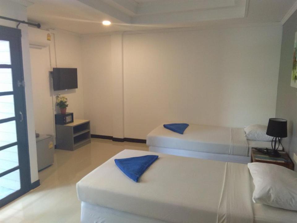 Standard Twin Room photo 2