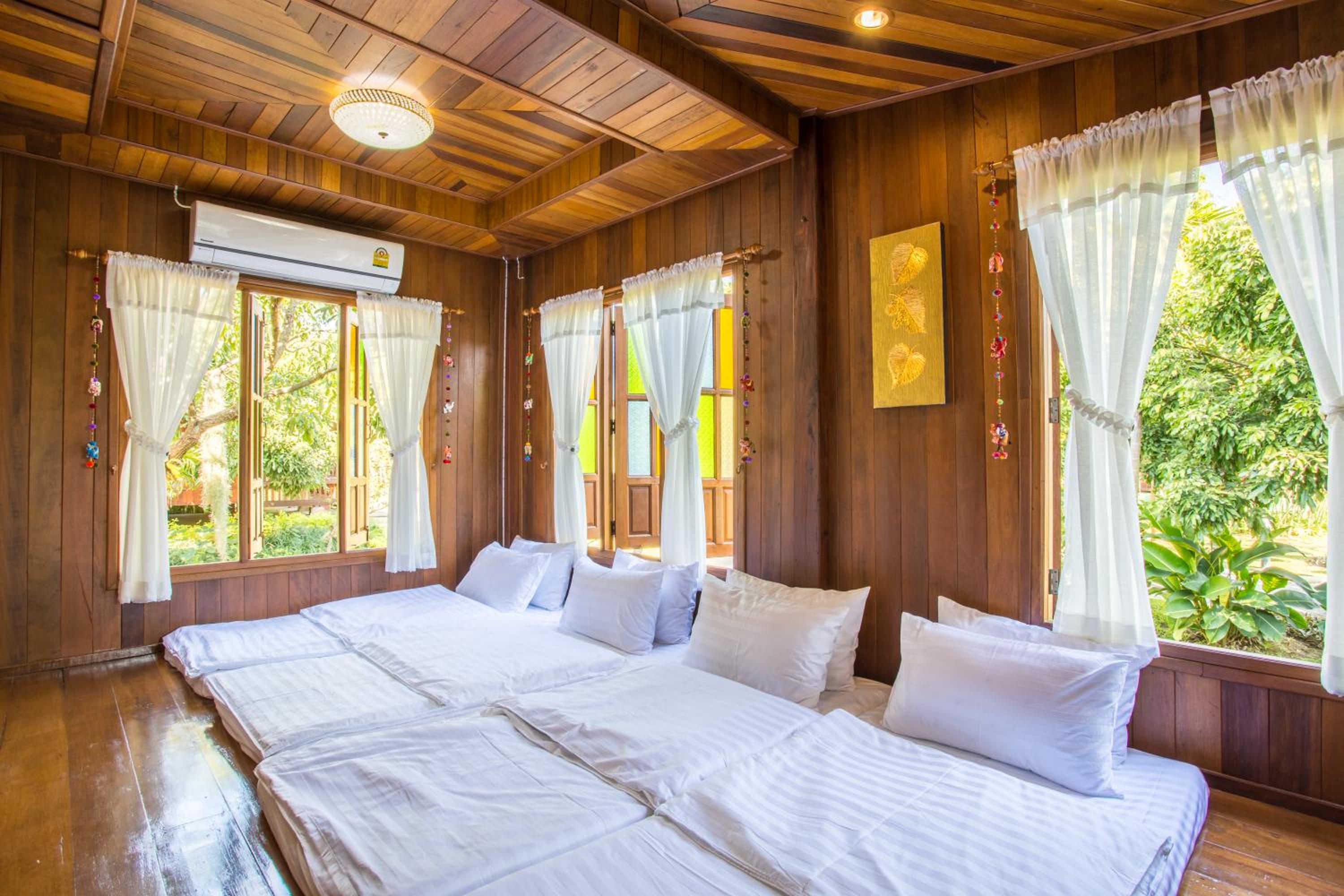 Two-Bedroom House - Photo 1