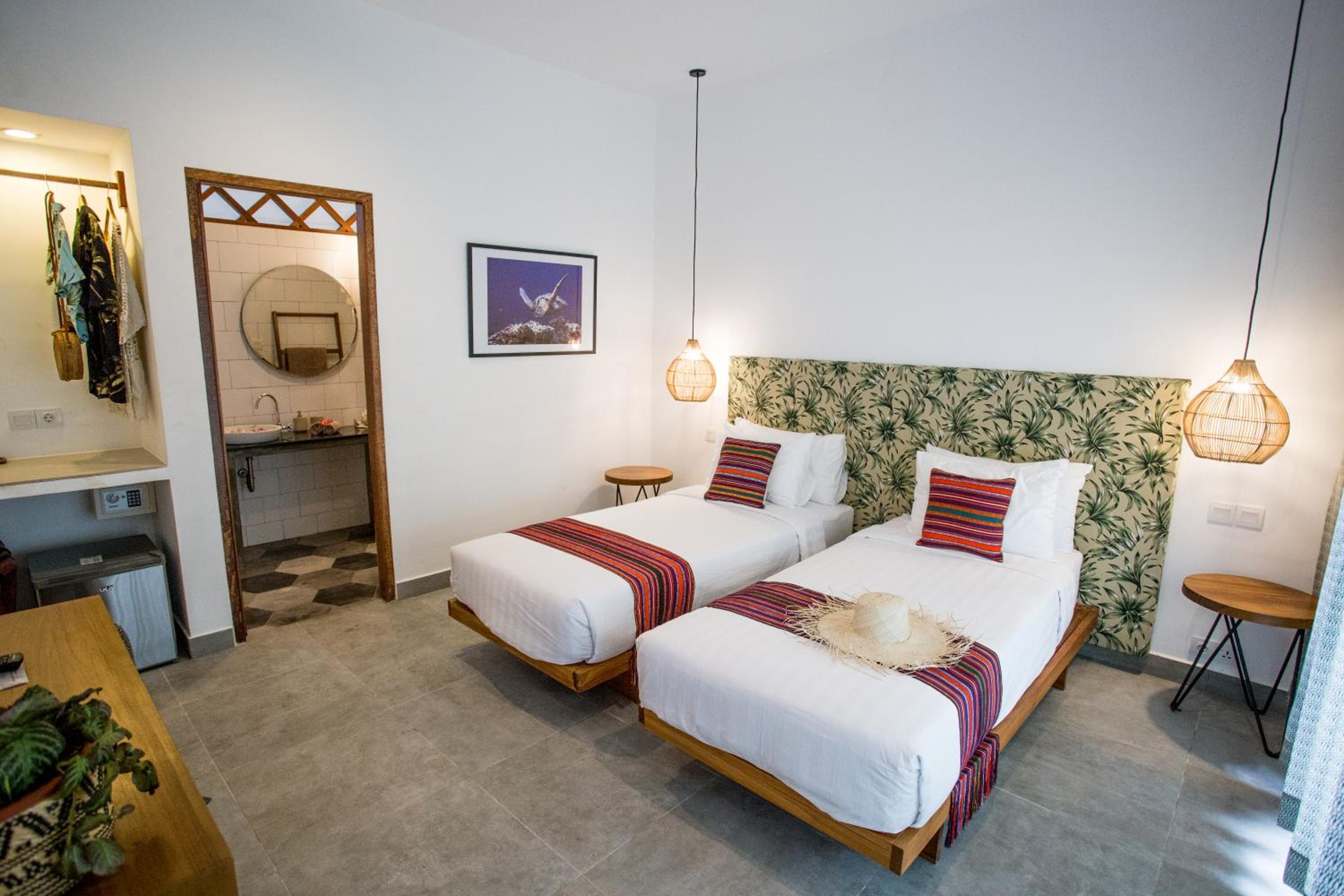Double or Twin Room with Pool View photo 2