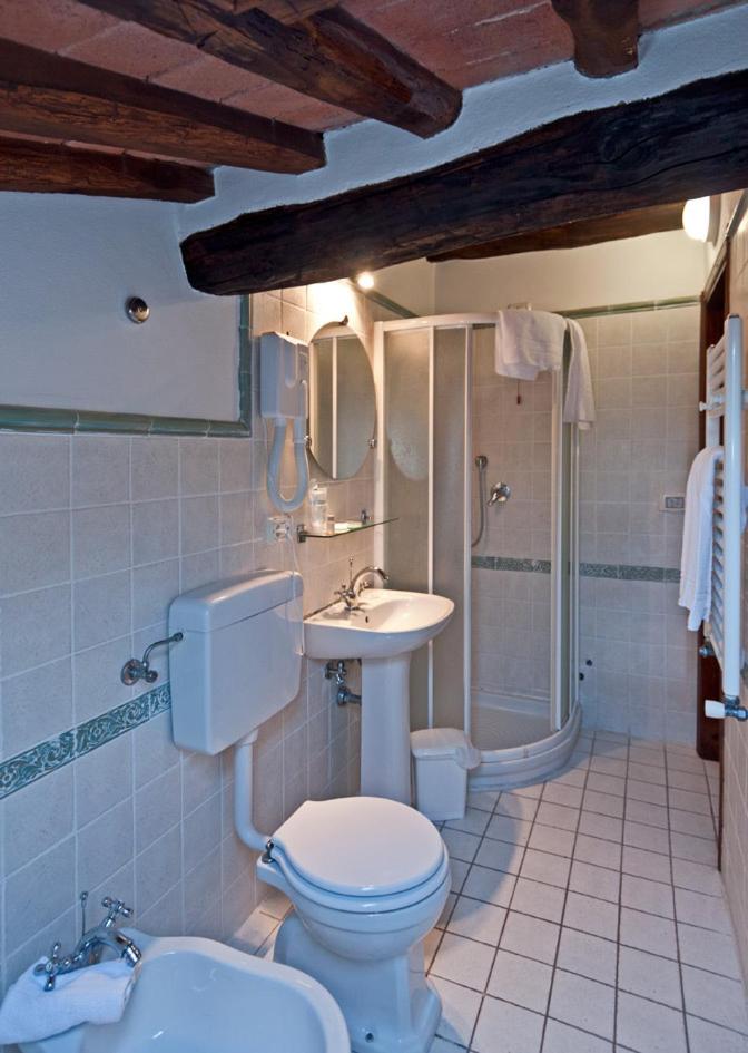 Classic Double or Twin Room - Photo 8