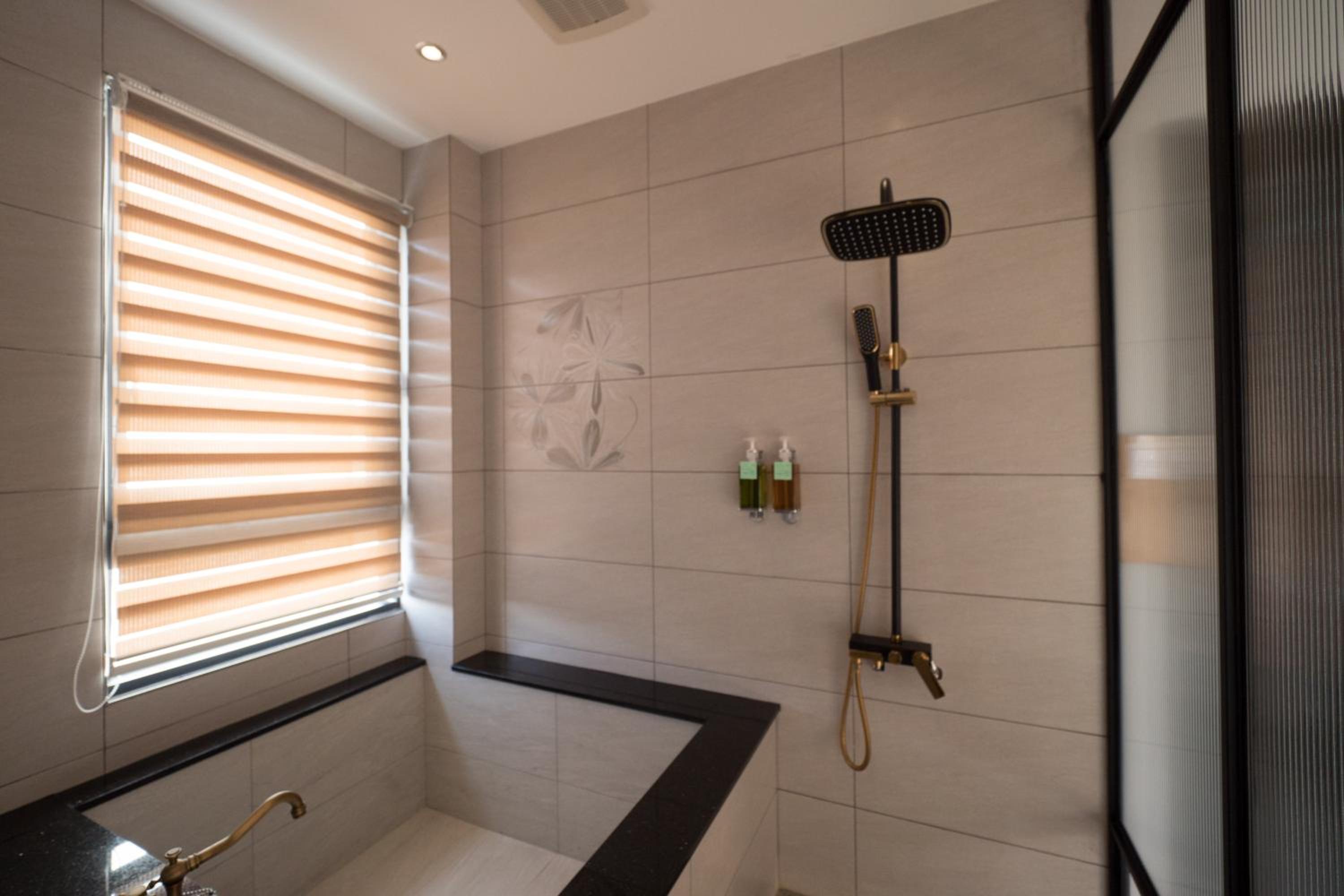 Deluxe Double Room with Terrace - Photo 4