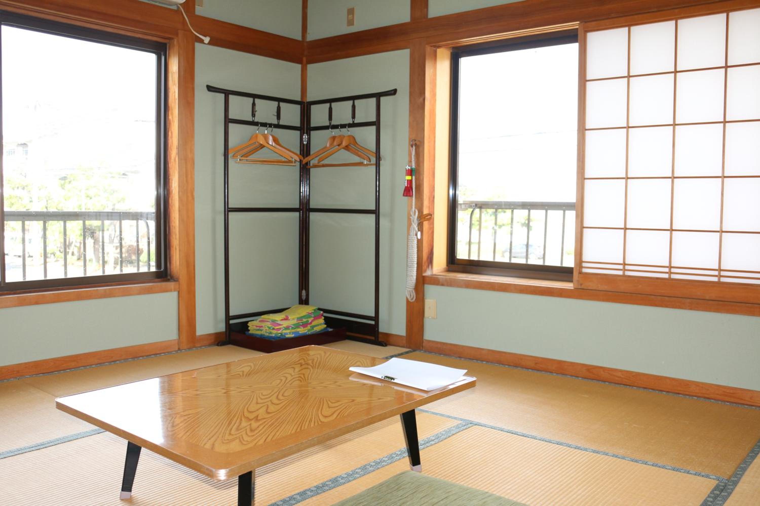Japanese-Style Quadruple Room photo 3