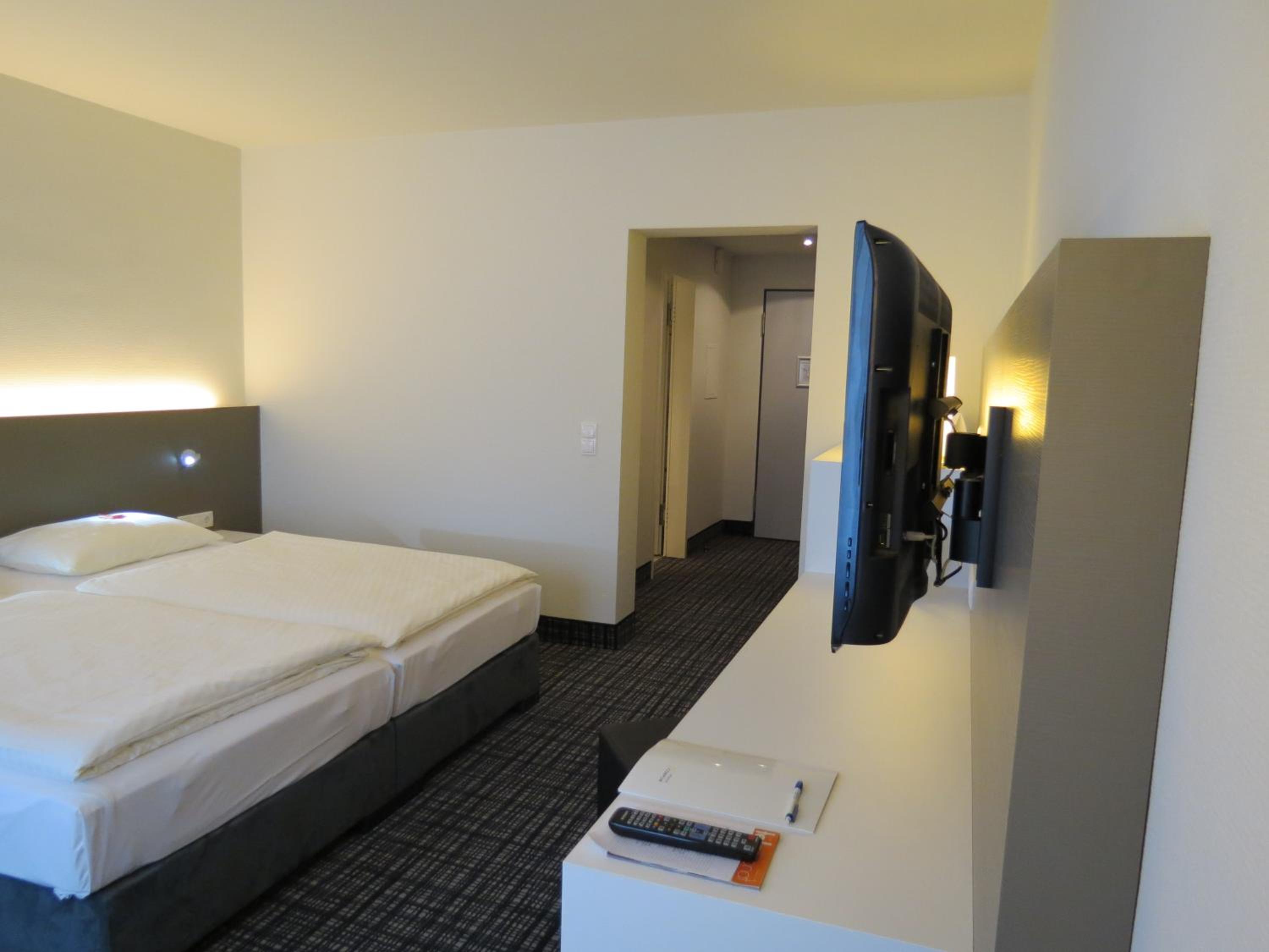 Standard Double Room - Photo 4