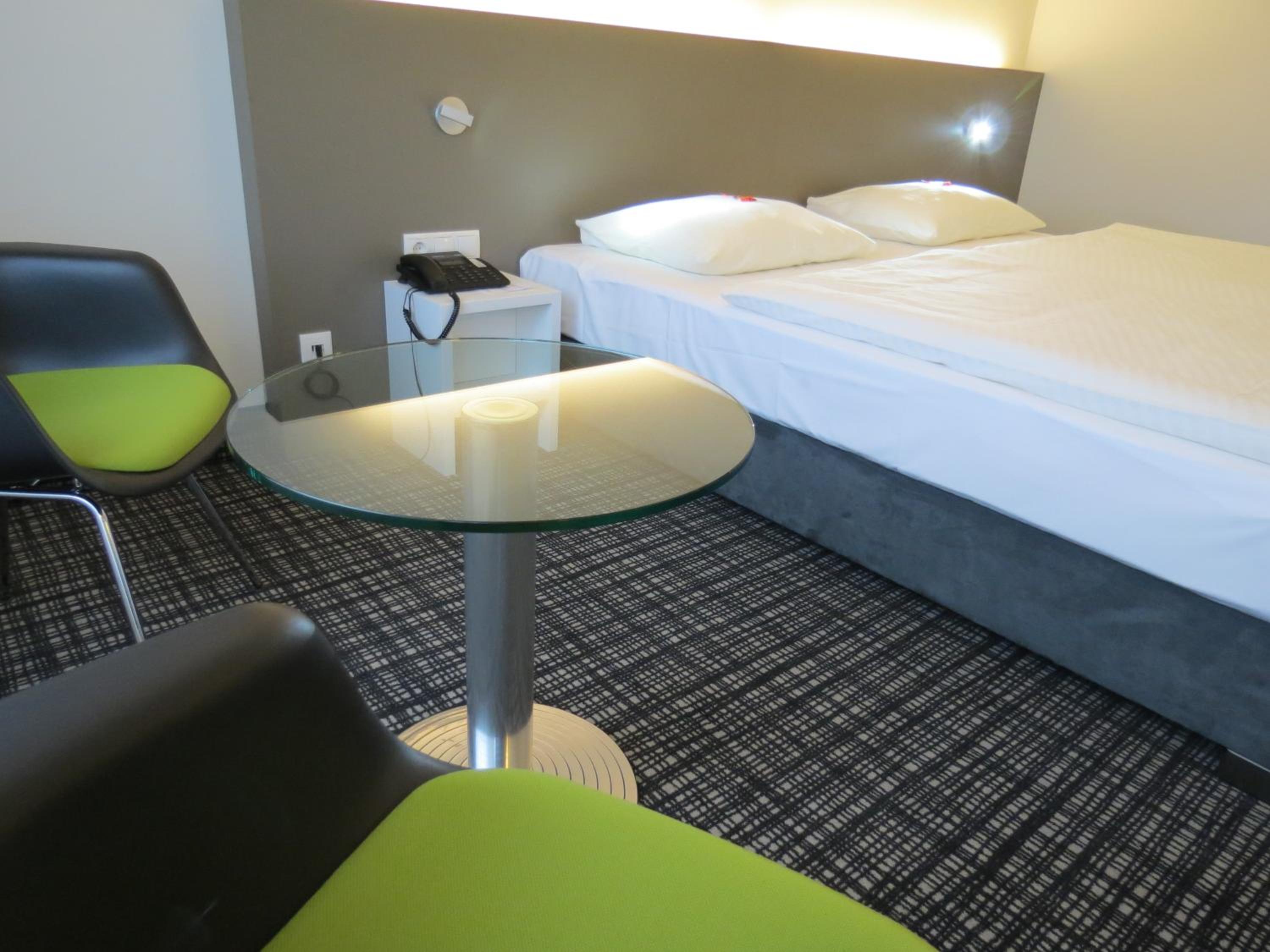 Standard Double Room - Photo 11