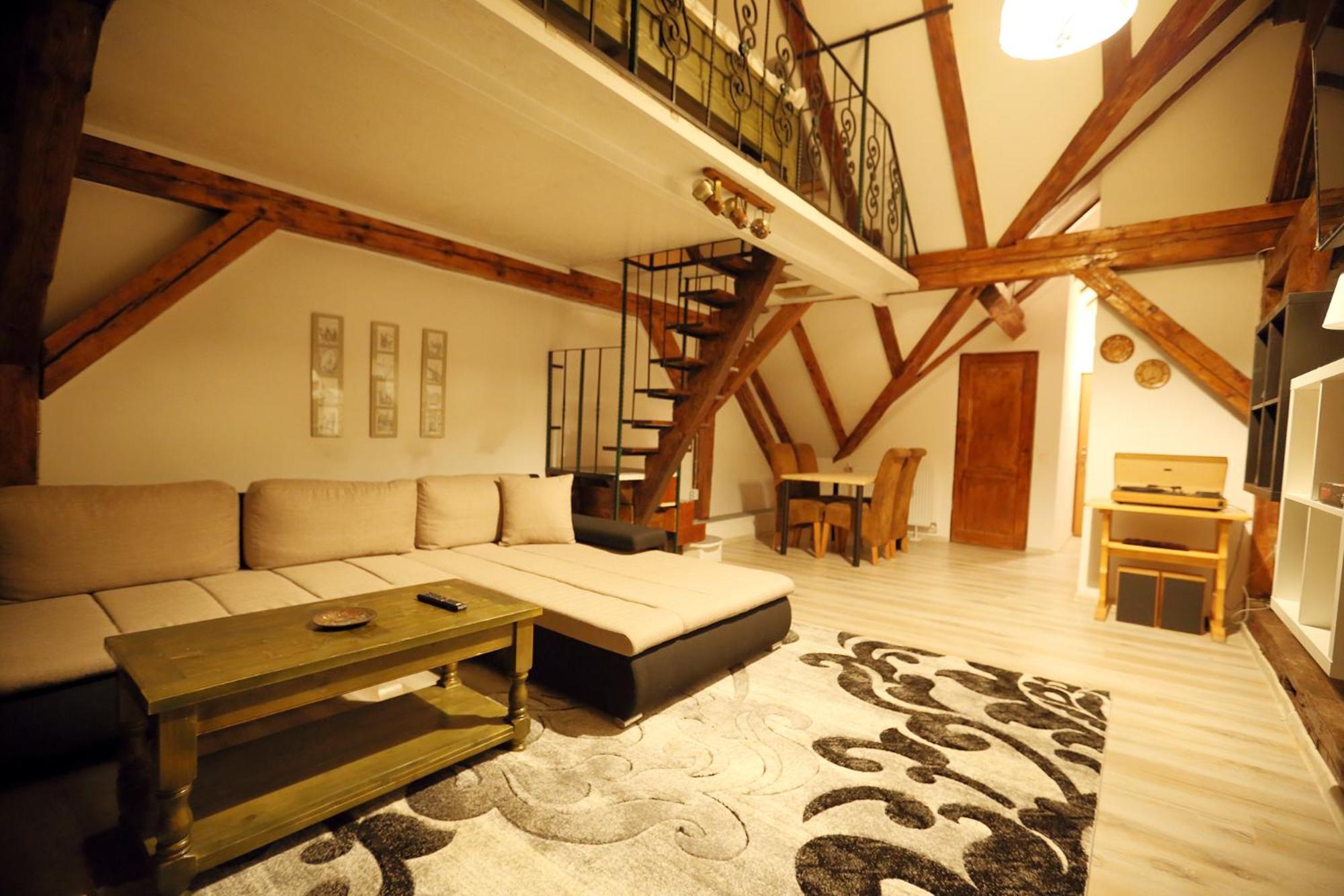 Deluxe King Room - Photo 3