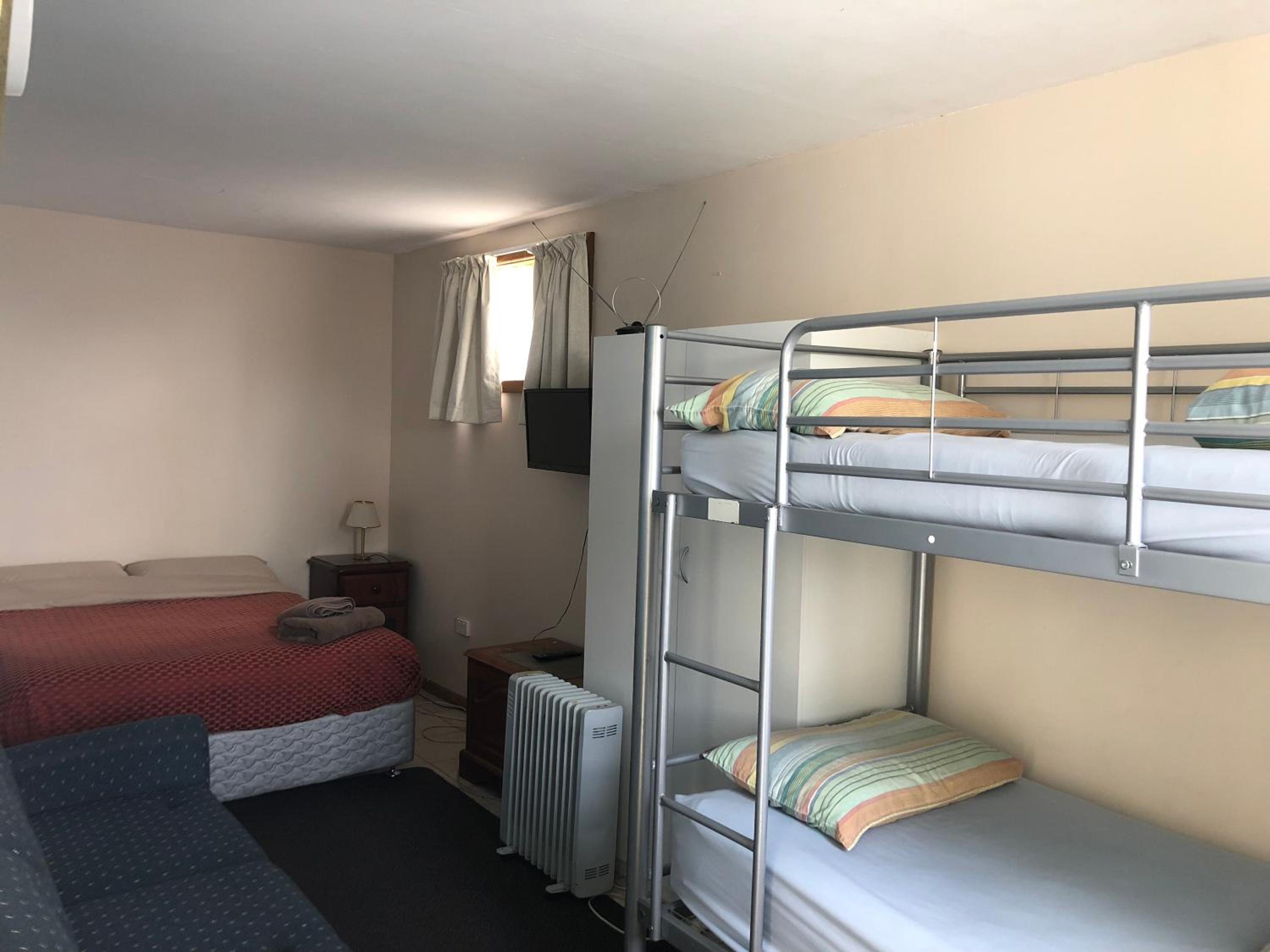Single Room with Shared Bathroom photo 1