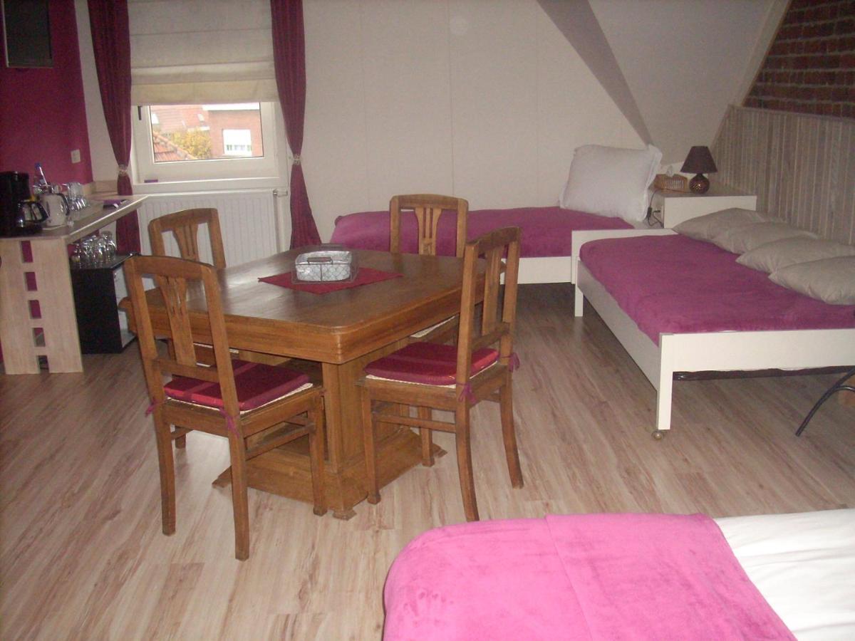 Family Room photo 3