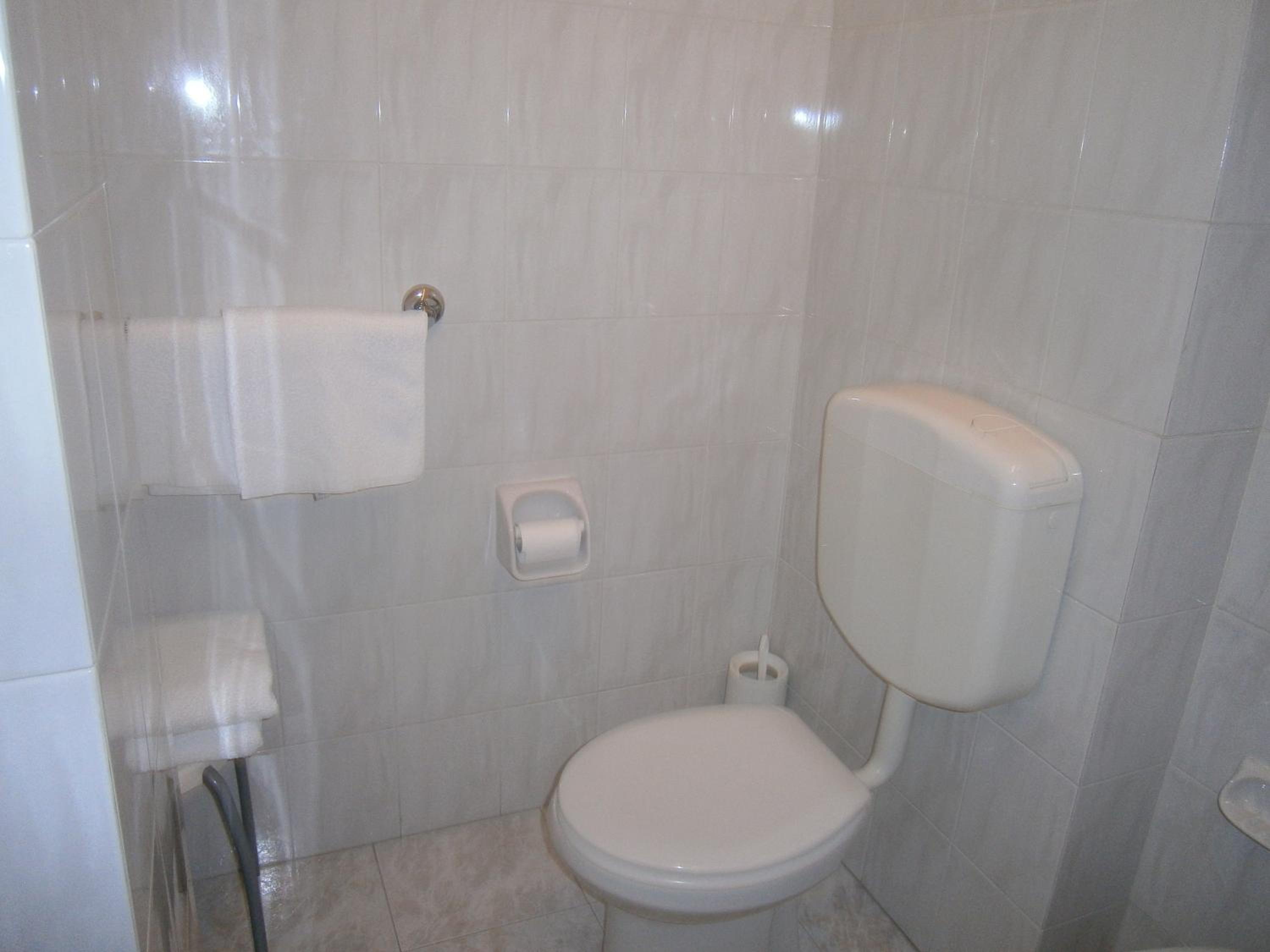Double Room with Extra Bed (3 Adults) photo 3