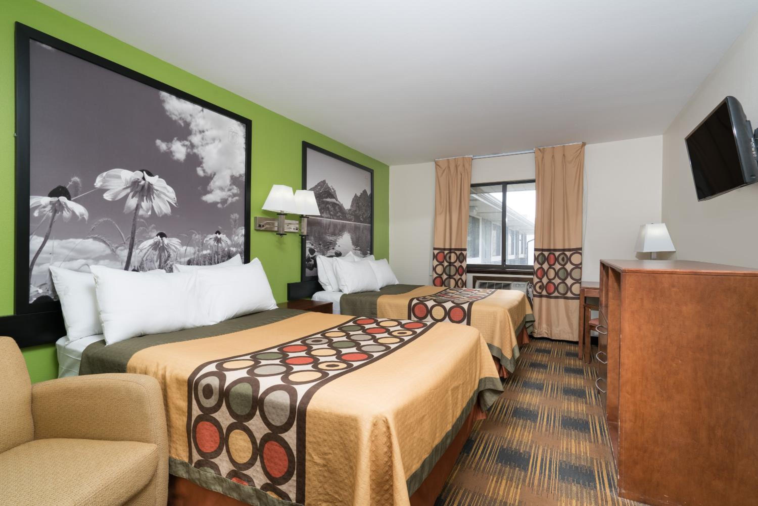 Double Room with Two Double Beds - Ground Floor/Non-Smoking - Photo 1