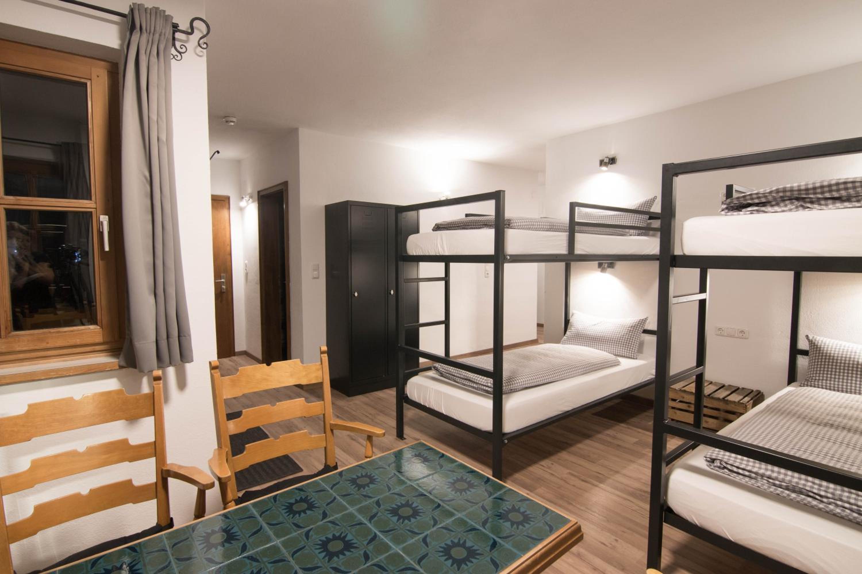 Bed in 6-Bed Mixed Dormitory Room photo 1