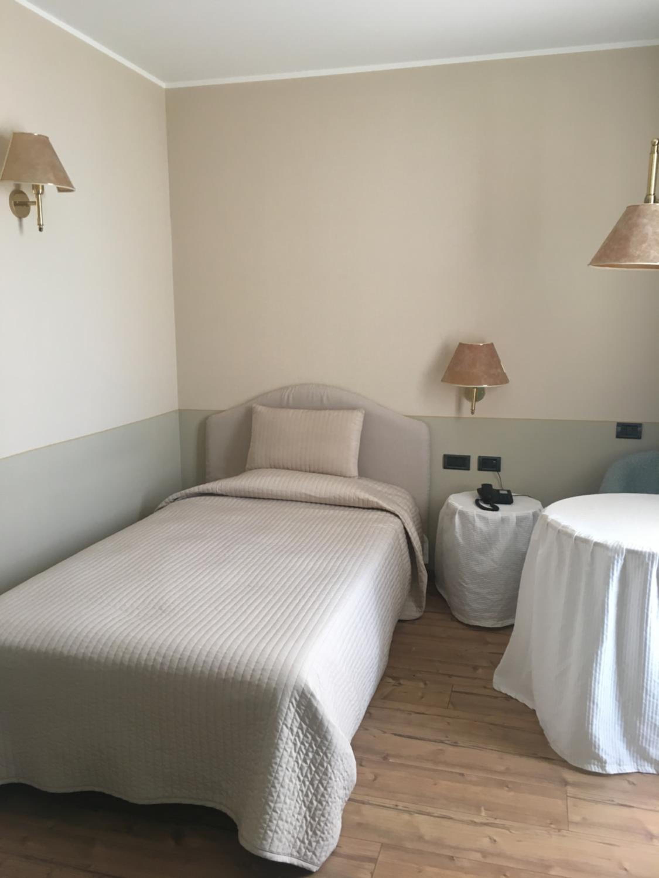 Single Room photo 3