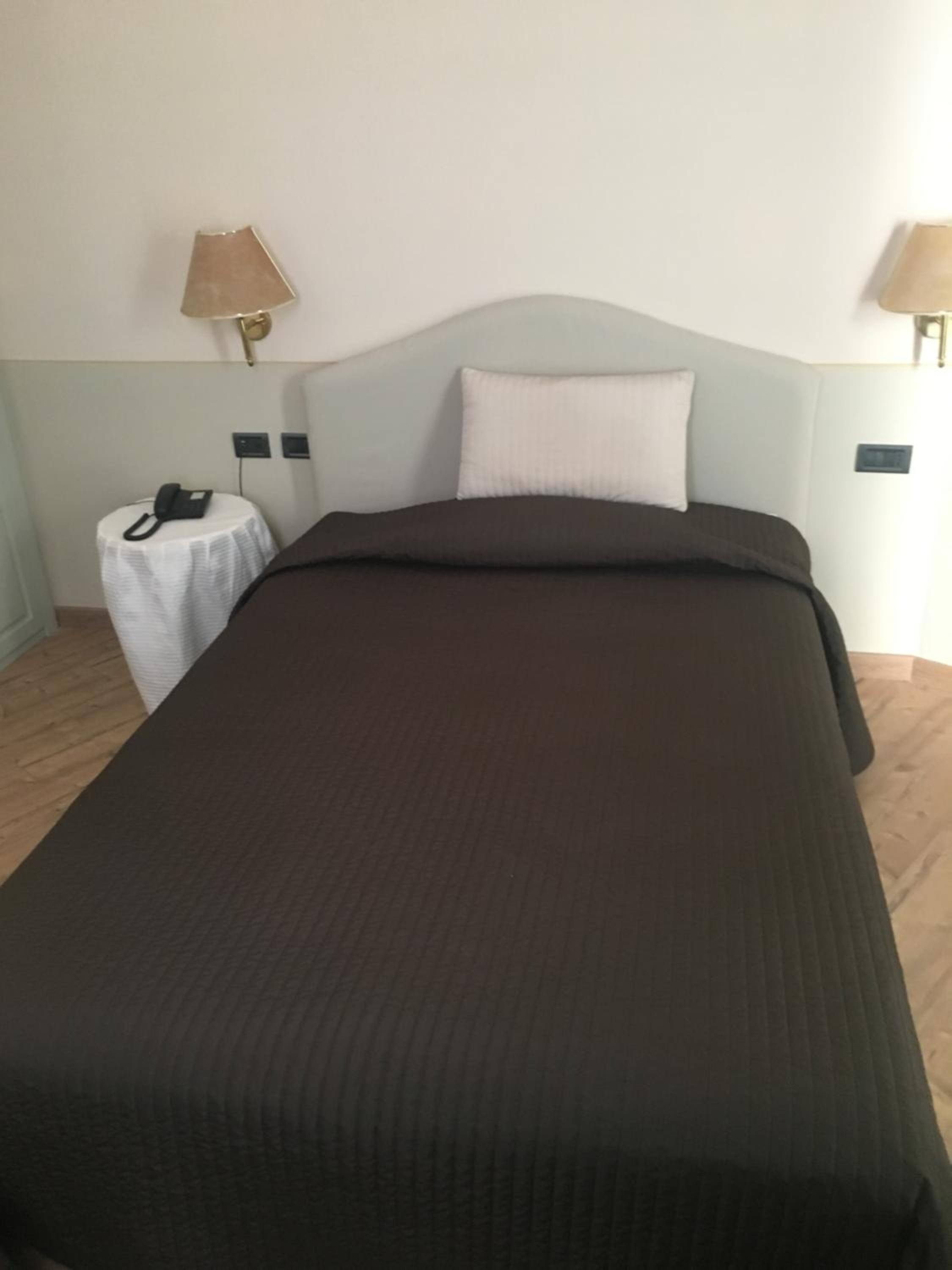 Single Room photo 1