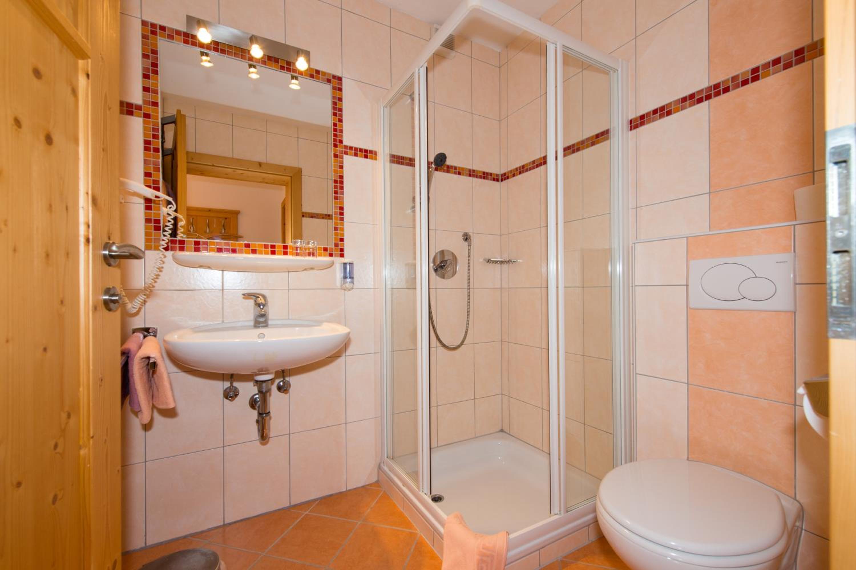 Deluxe Double Room with Balcony - Photo 2
