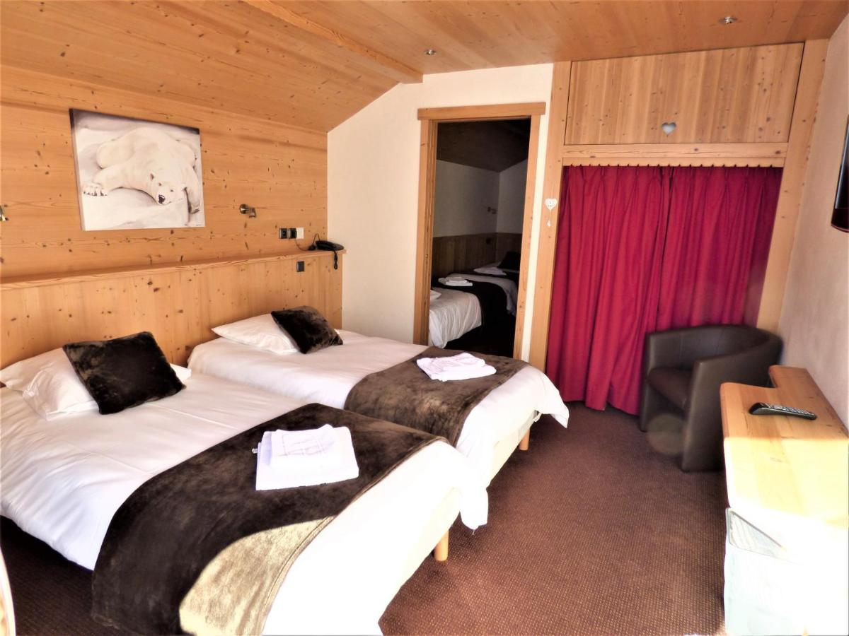 Quadruple Room with Mountain View photo 1