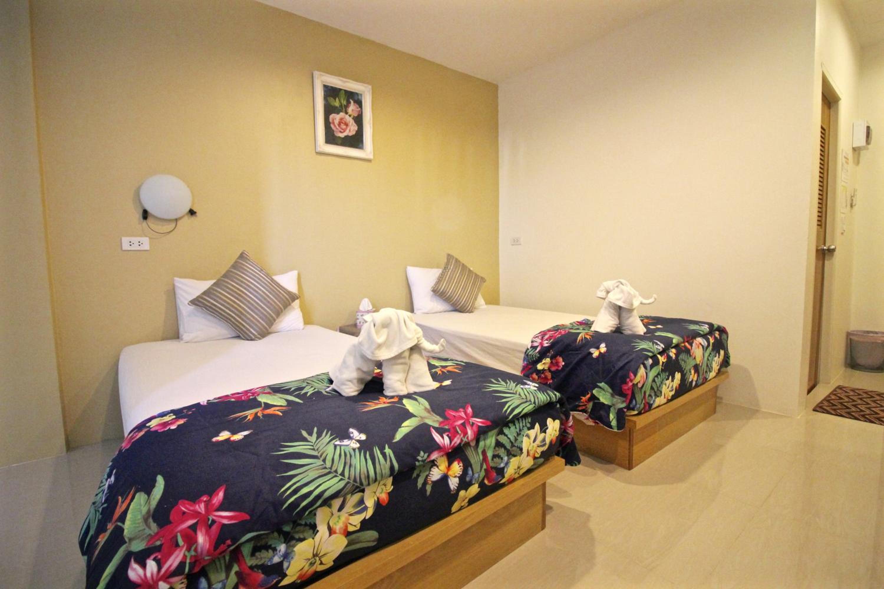Deluxe Twin Room photo 3