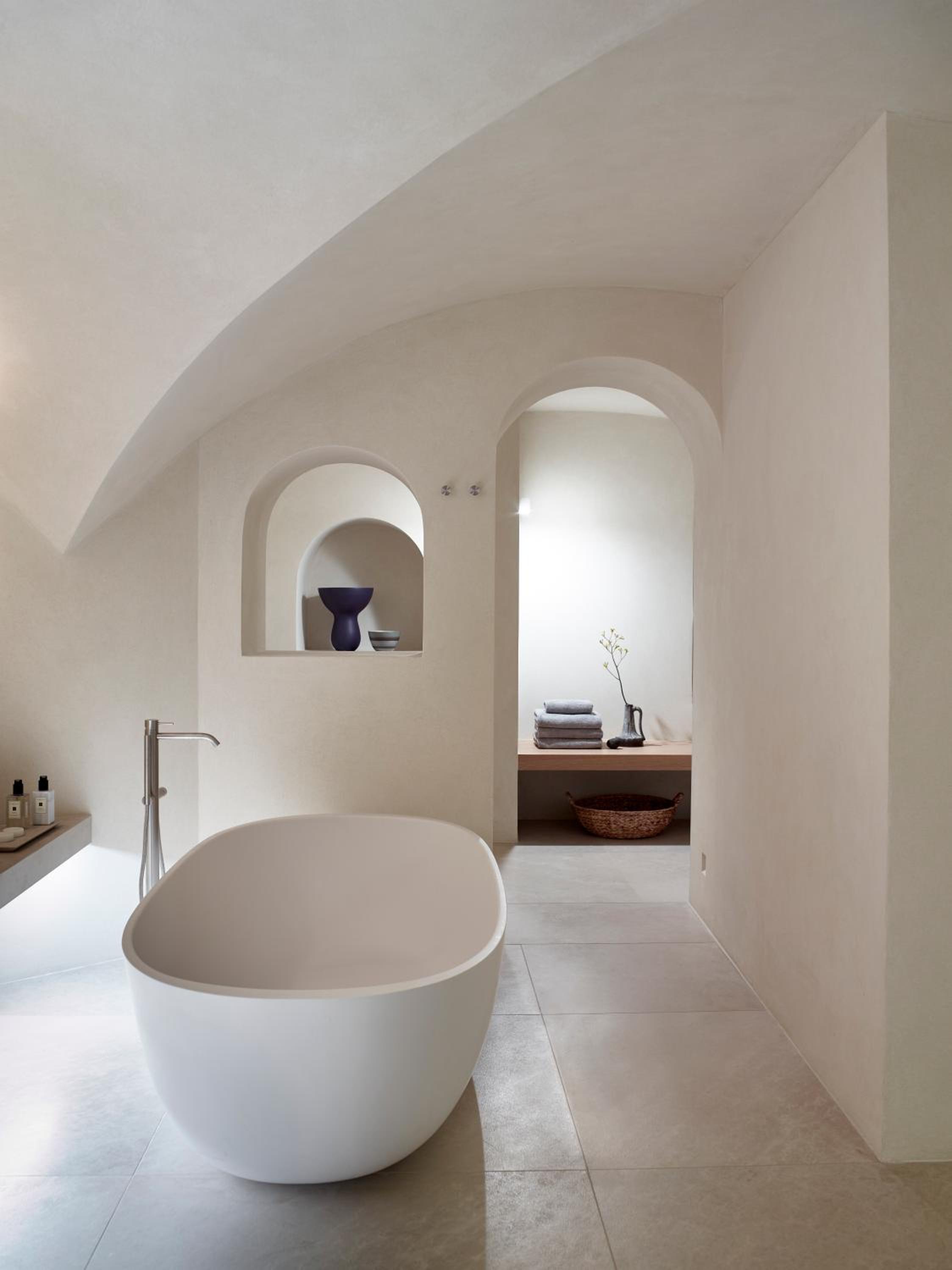 Aqua Suite with Private Plunge Pool and Caldera View - Photo 11