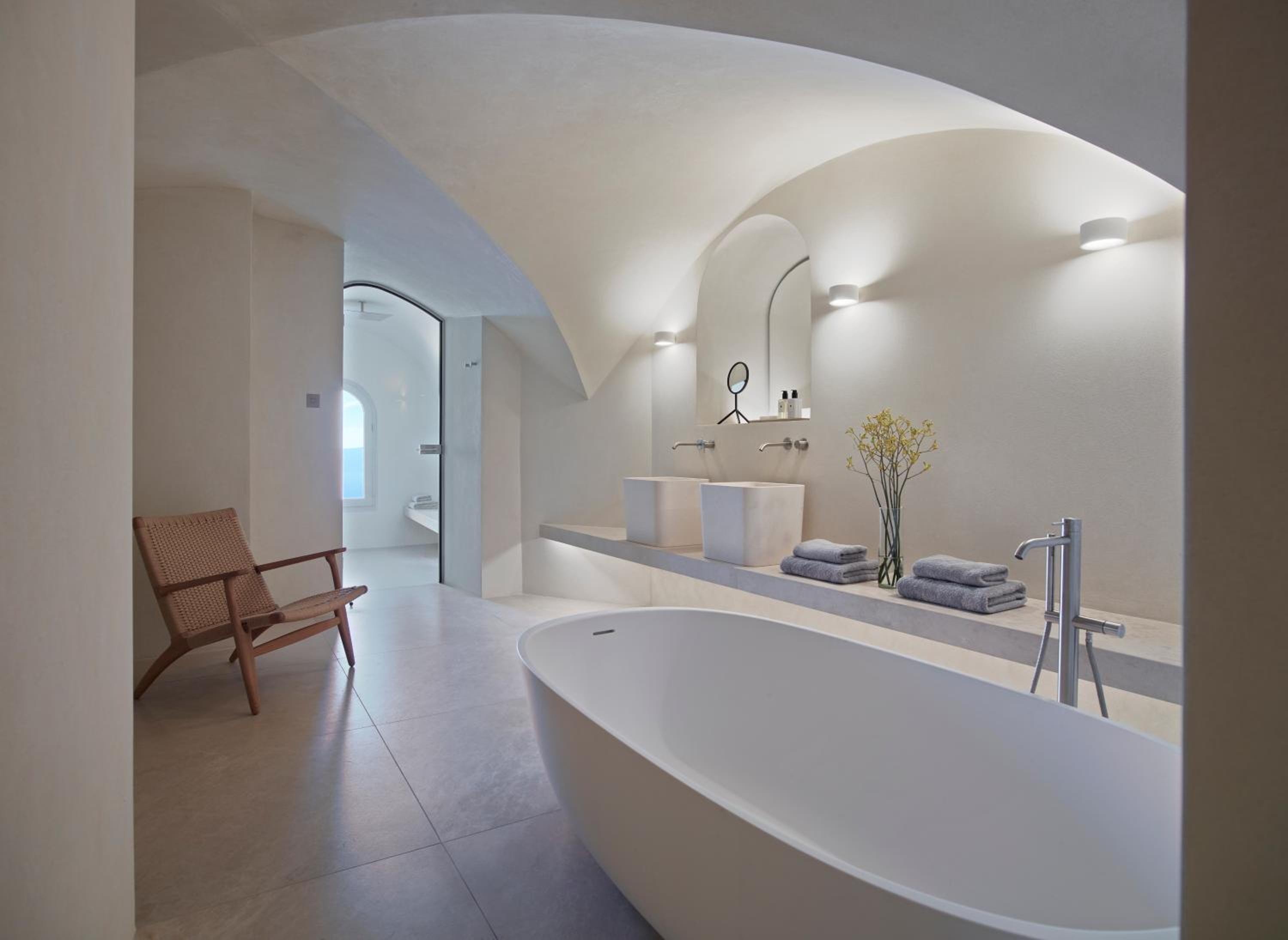 Aqua Suite with Private Plunge Pool and Caldera View - Photo 10