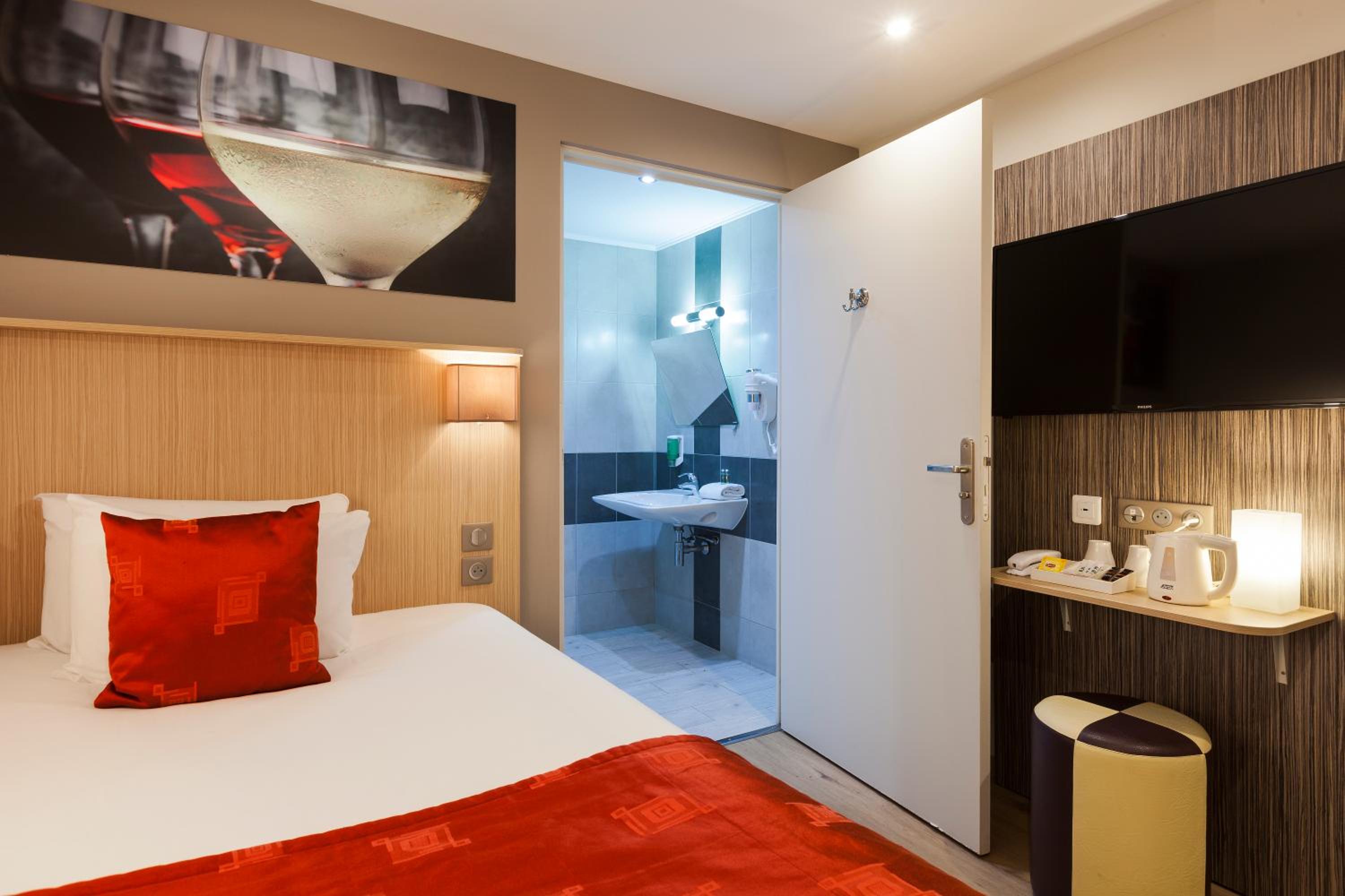Single Room - Disability Access photo 1
