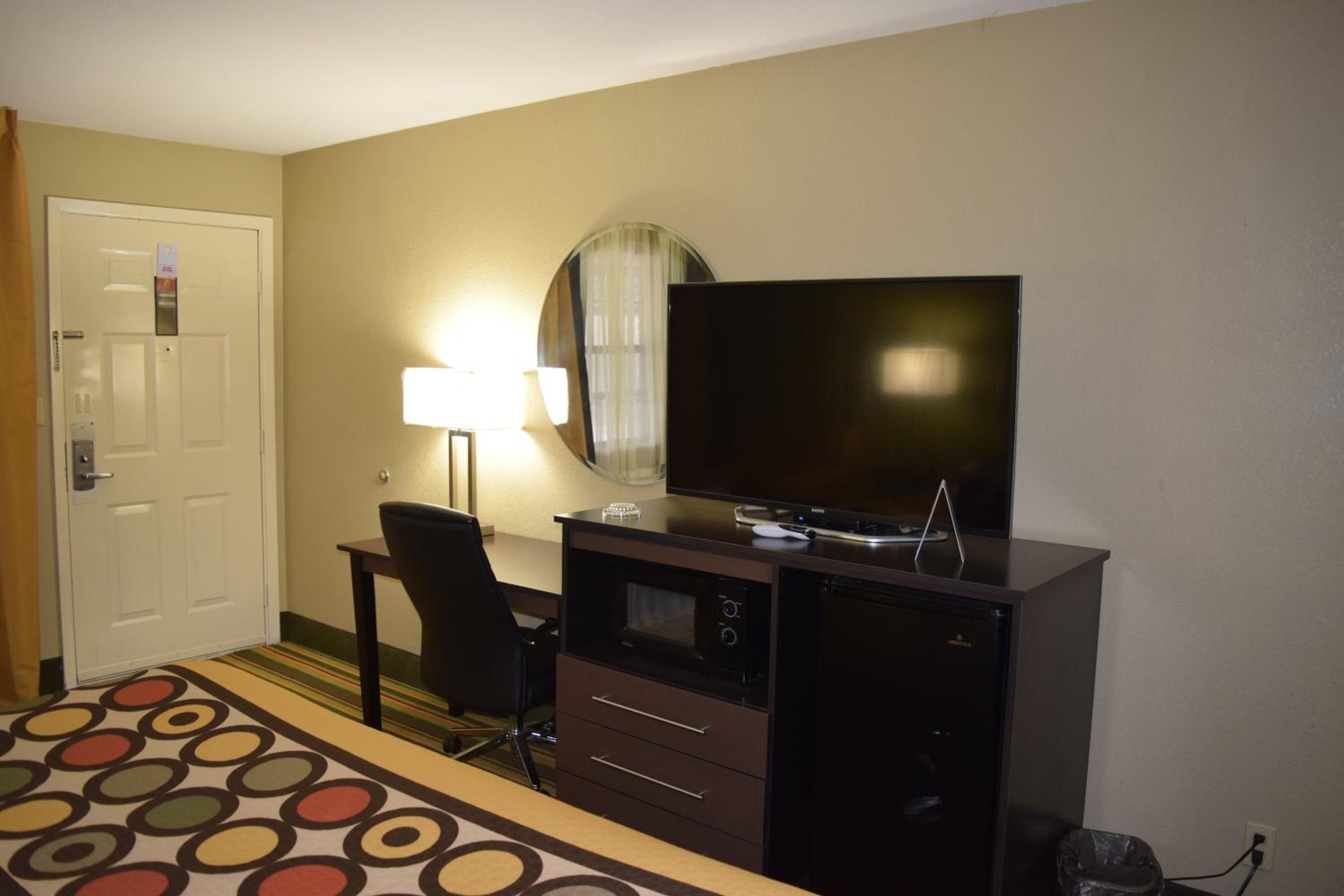 King Room - Disability Access/Non-Smoking photo 3