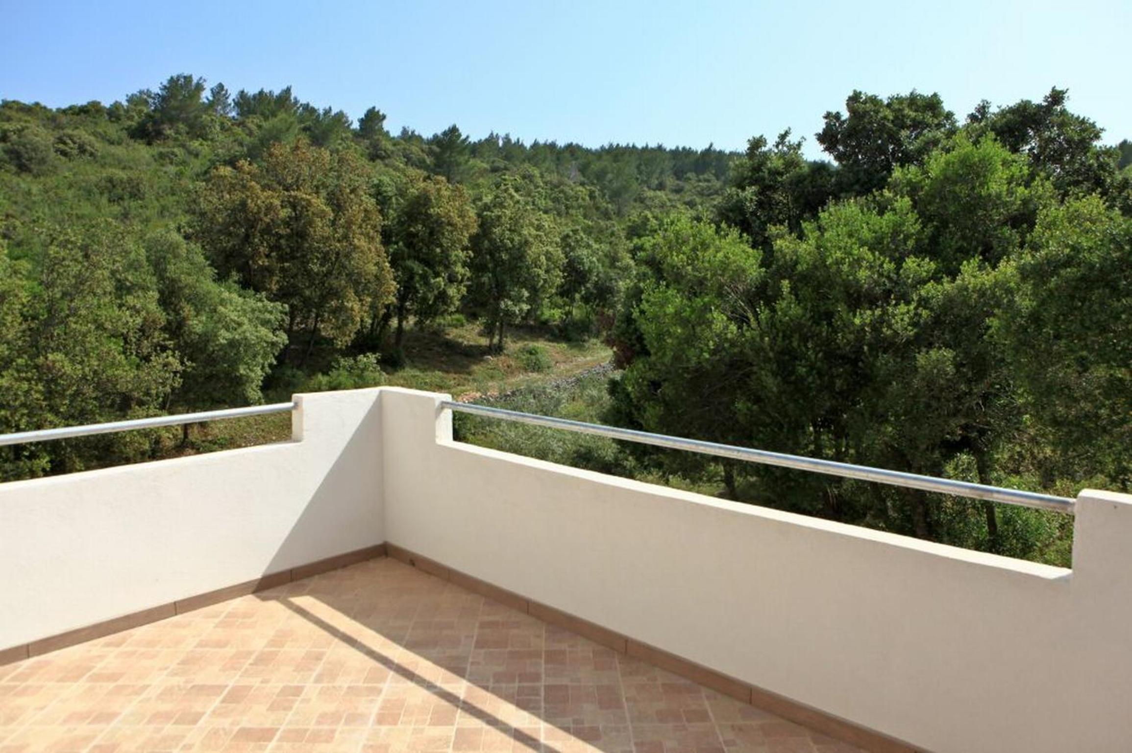 Apartment with Mountain View photo 3