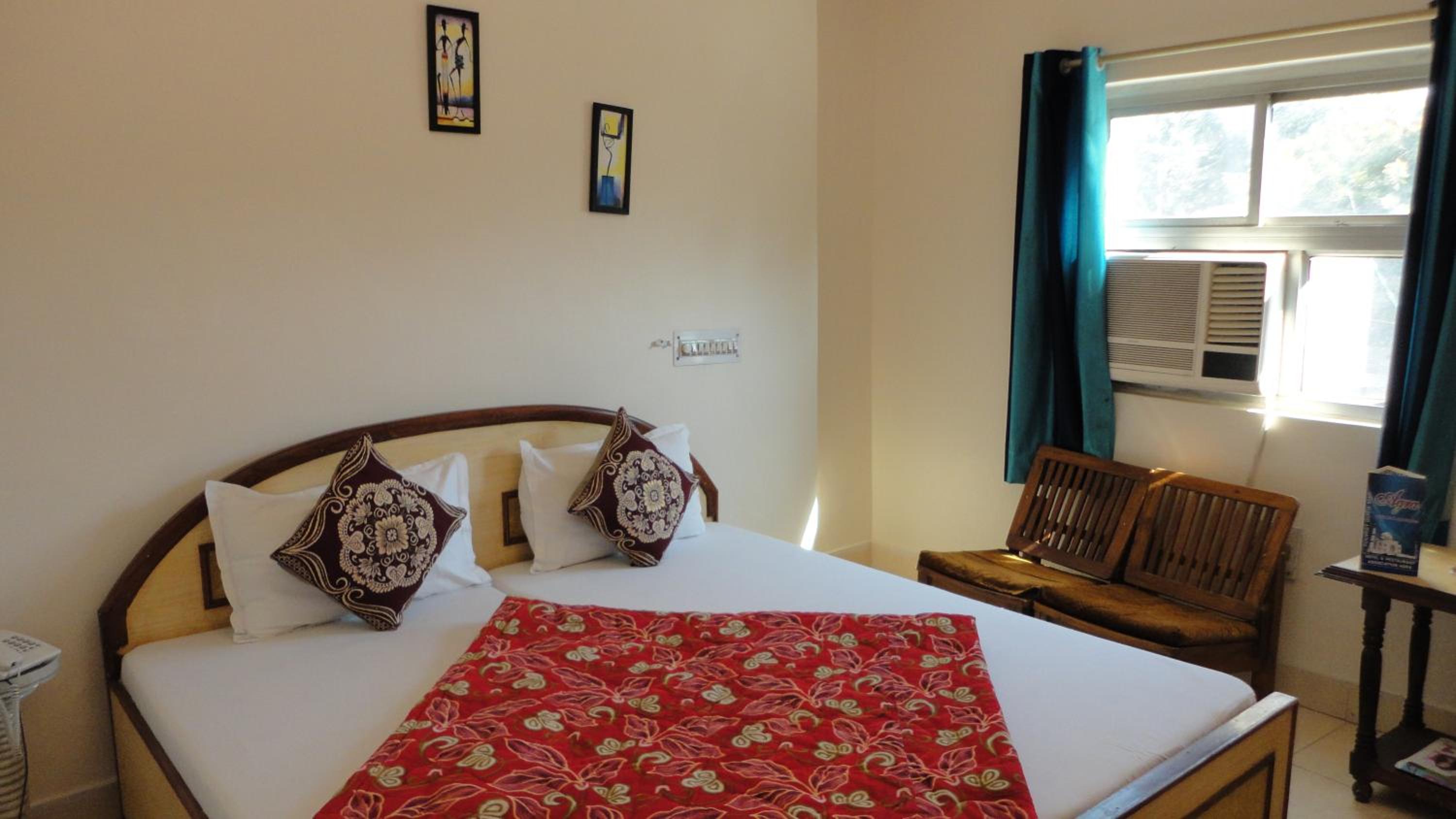 Deluxe Room - Photo 13