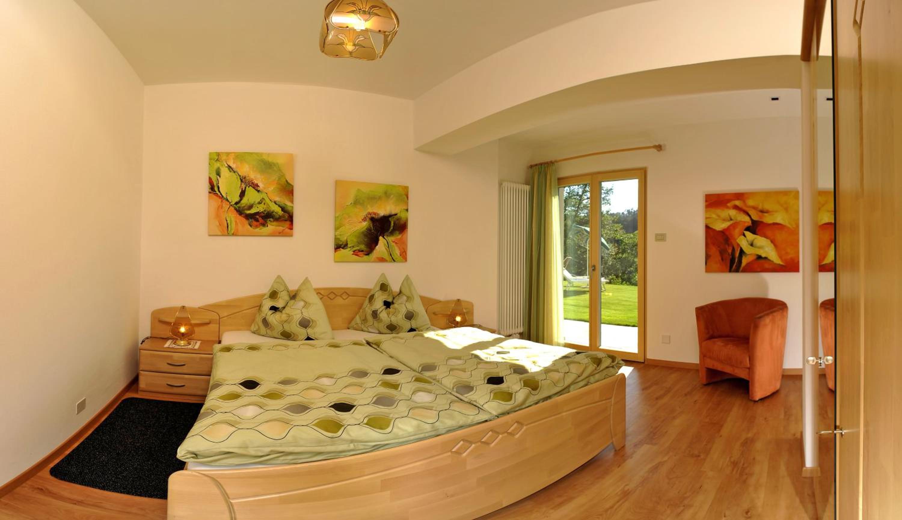 Superior One-Bedroom Apartment