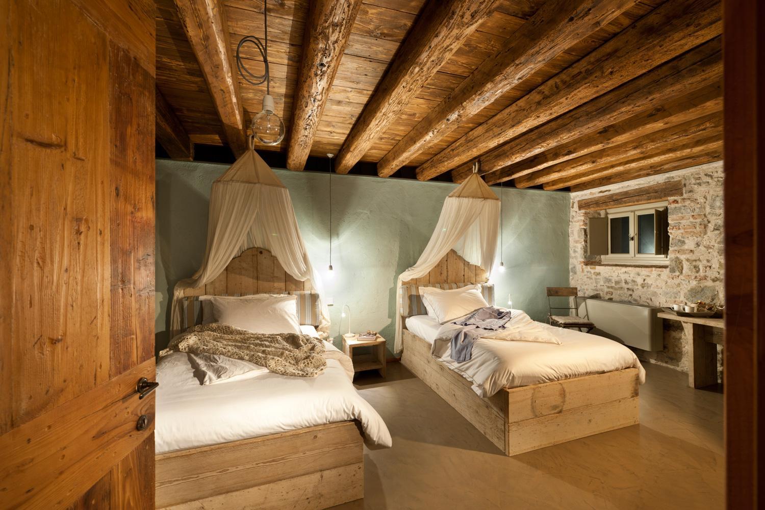 Deluxe Twin Queen Beds Room photo 1