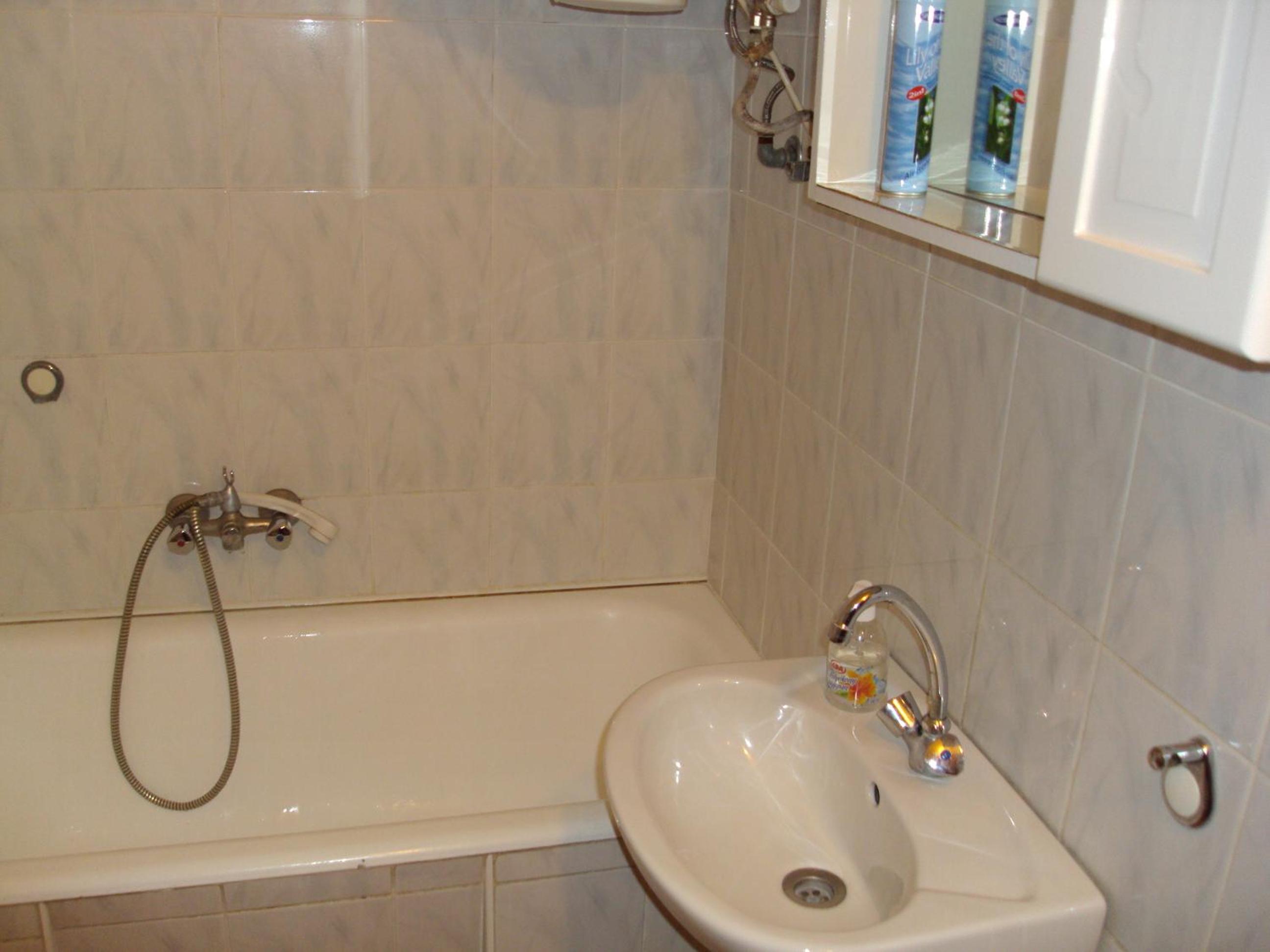 Apartment (5 Adults) - Photo 8