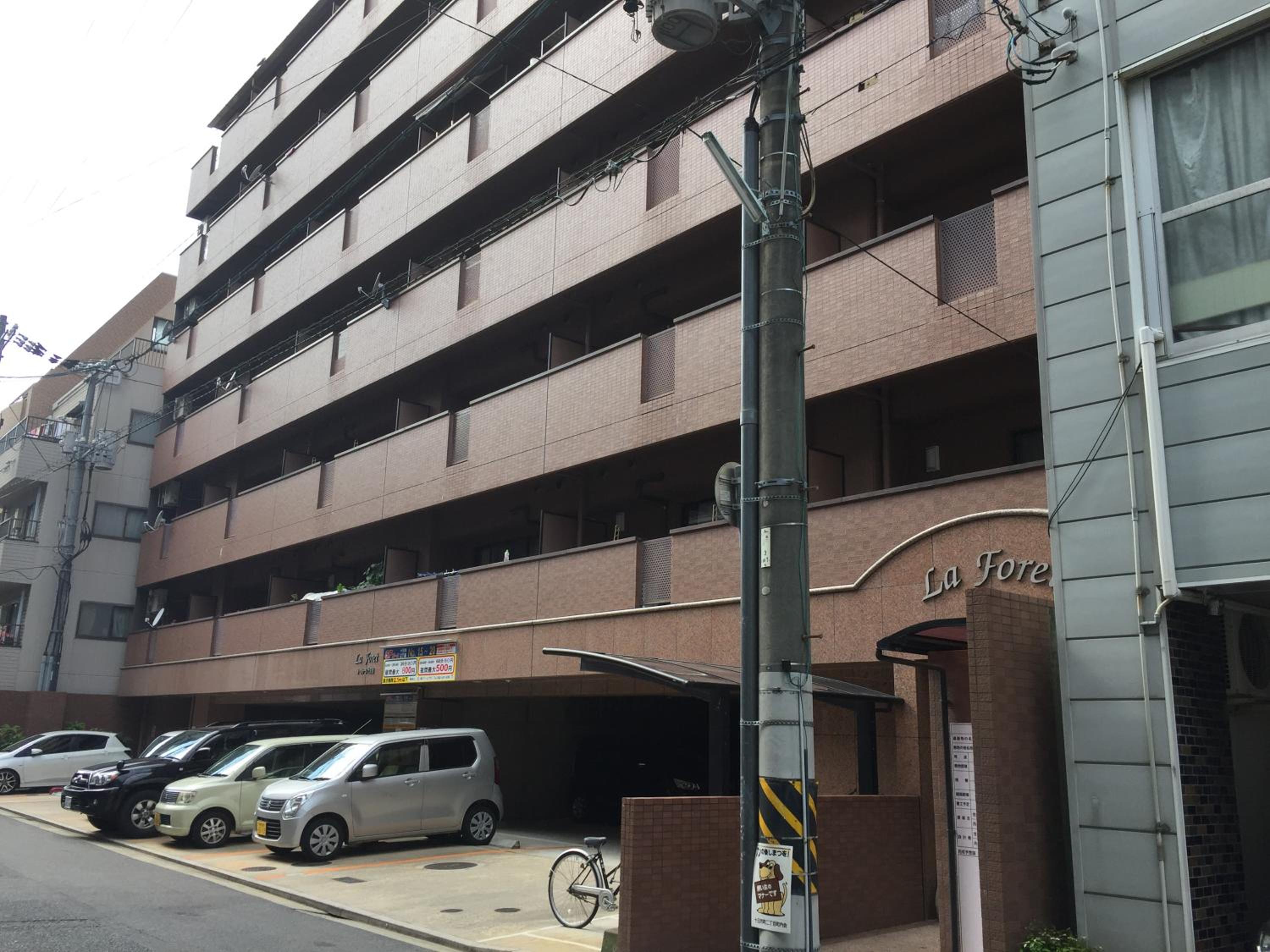 2 Bedroom Apartment with Balcony 302 photo 2