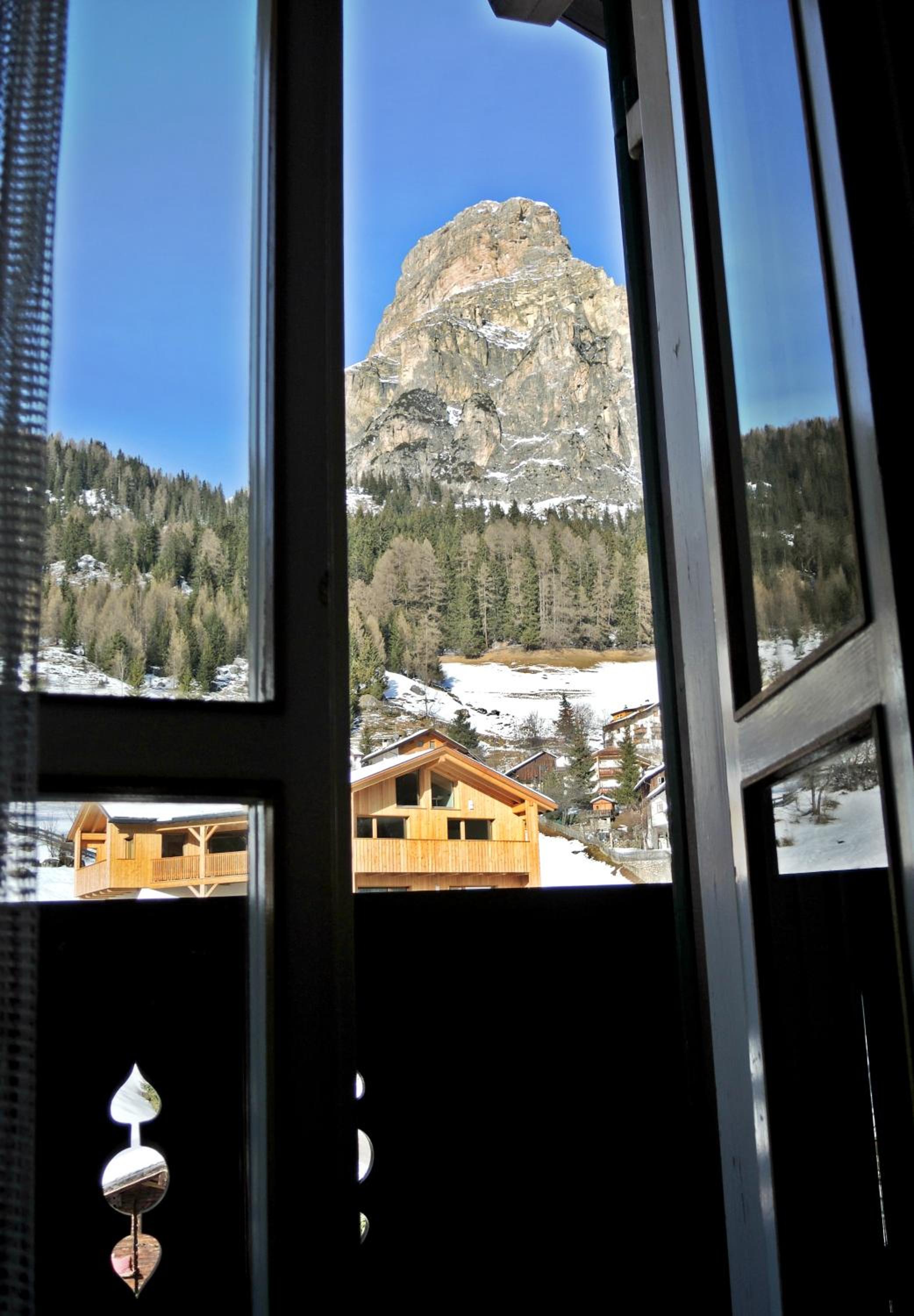 Double Room with Balcony - Photo 10