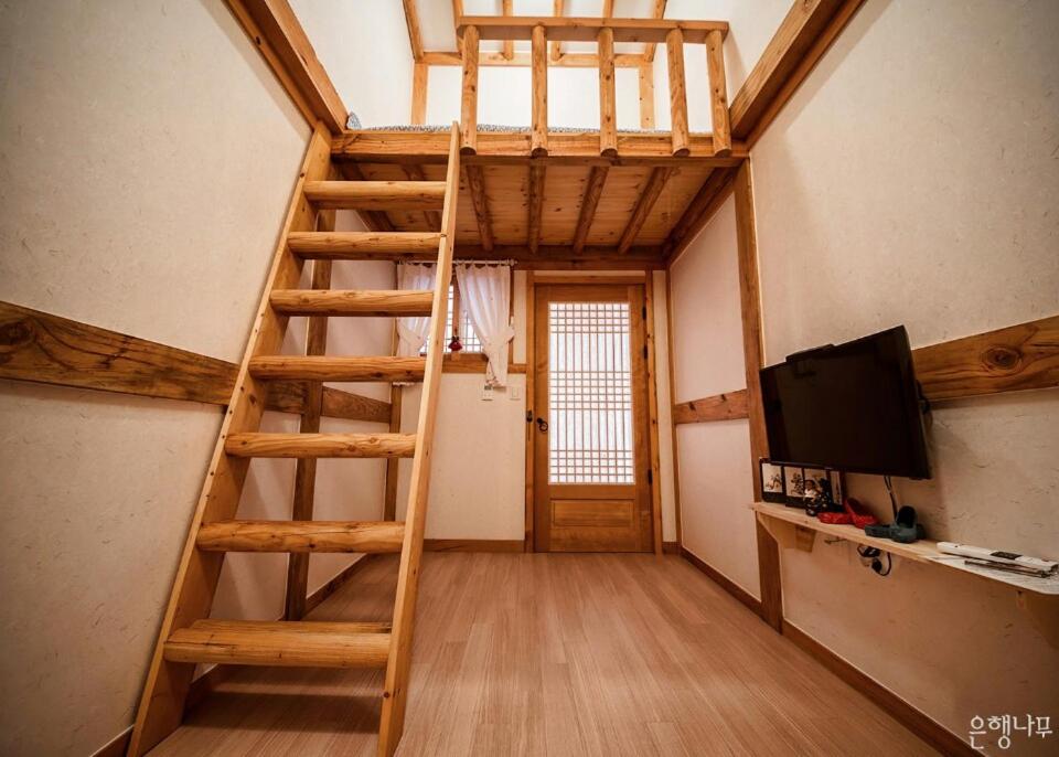 Economy Triple Room photo 1