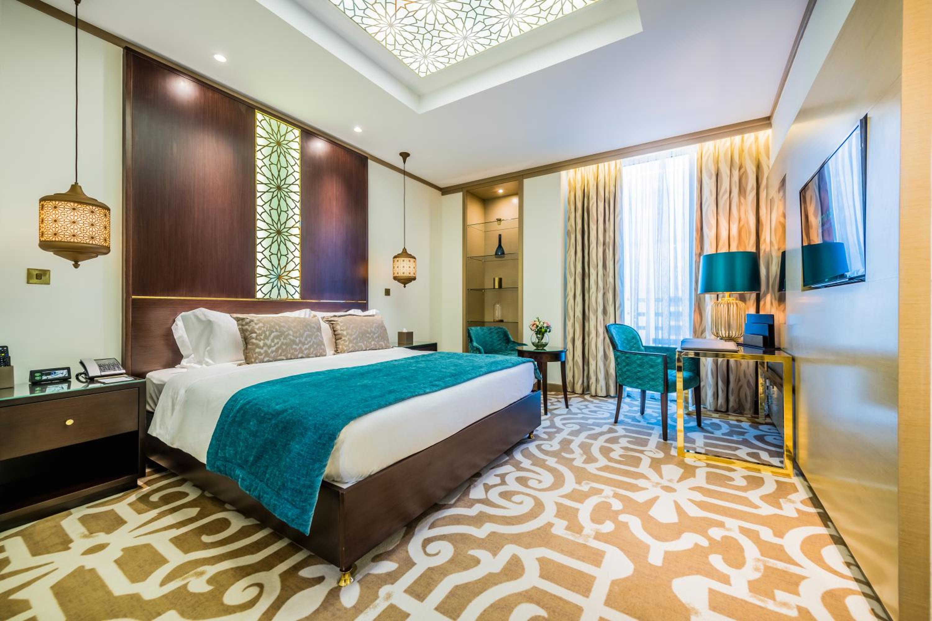 Deluxe King Room