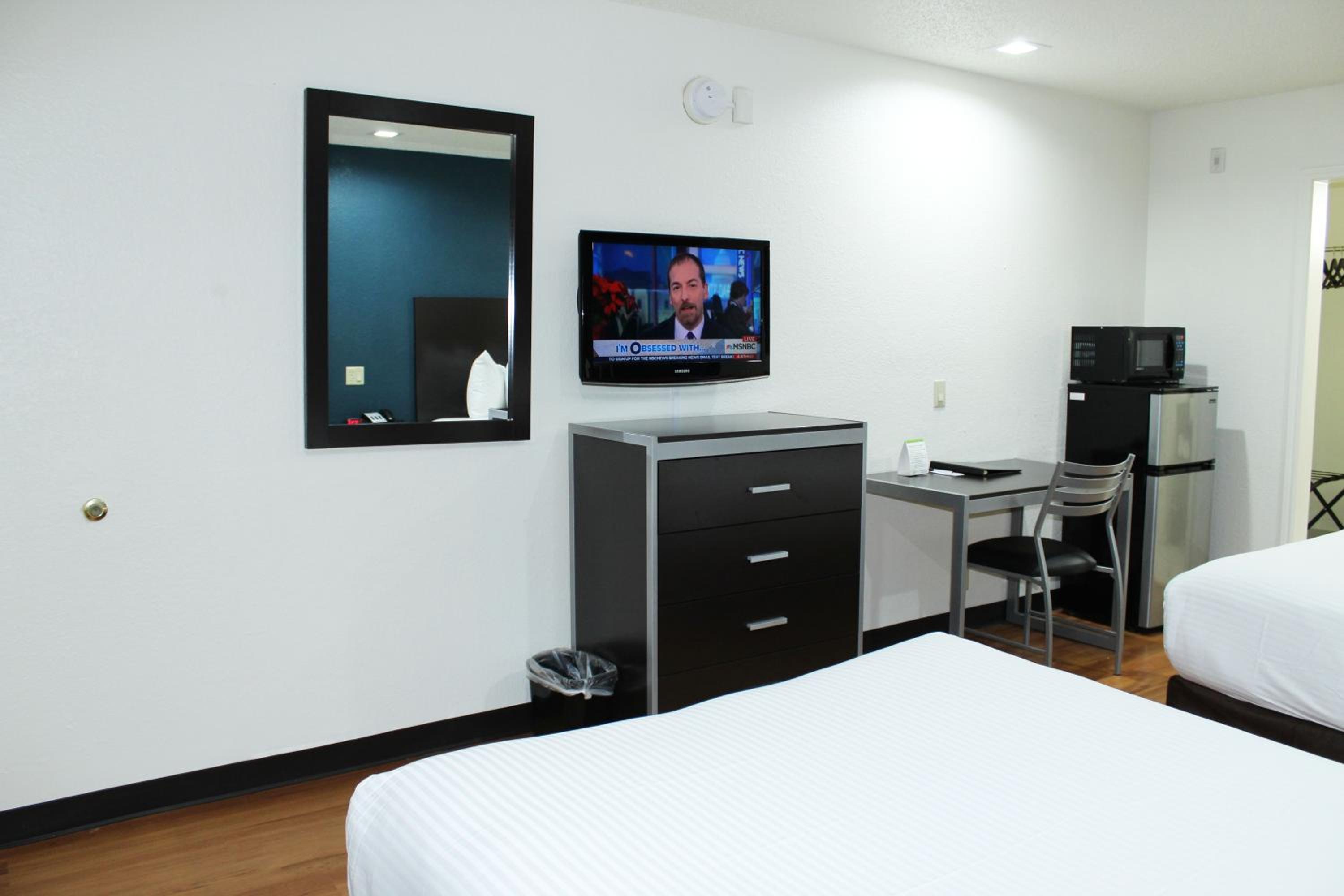 Double Room with Two Double Beds - Non-Smoking - Photo 9