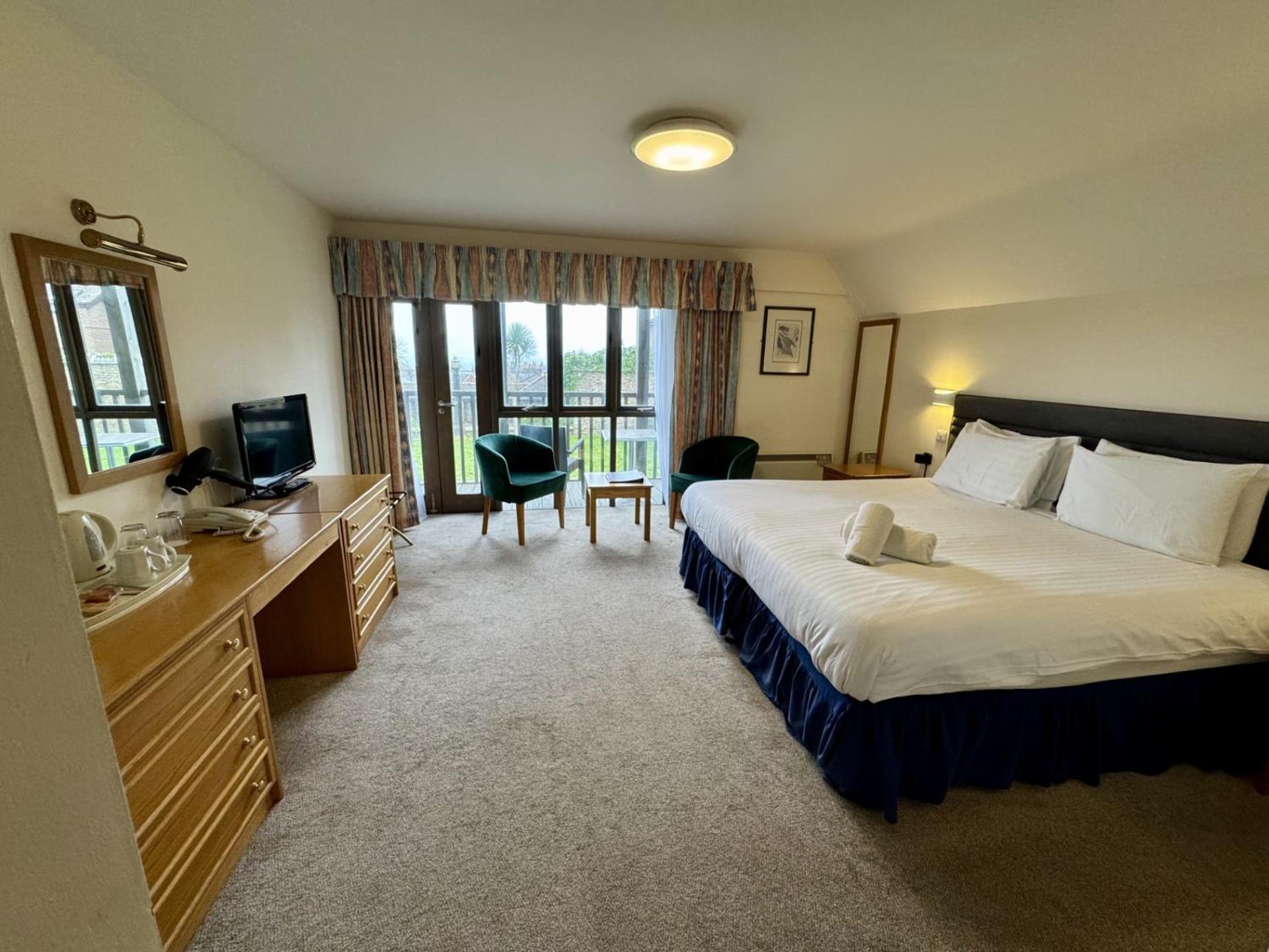 Deluxe Double Room with Balcony and Sea View